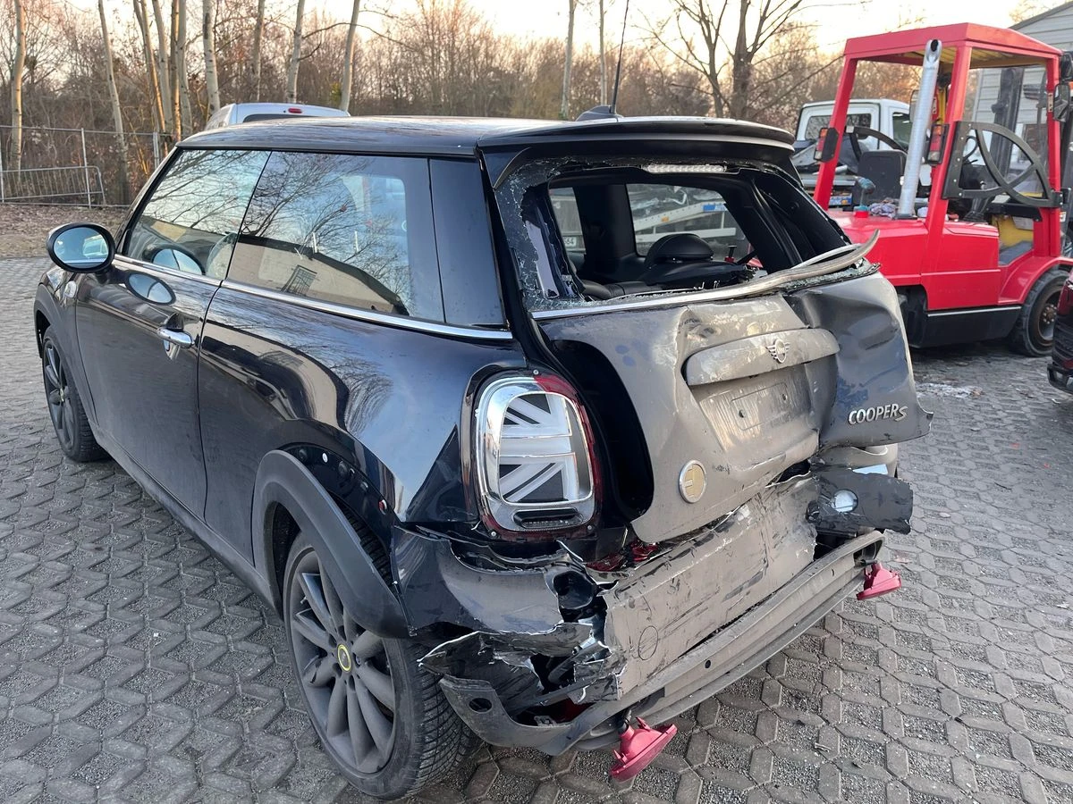 Mini Cooper s ELEKTRO-SE Trim XL, снимка 4 - Автомобили и джипове - 54878044