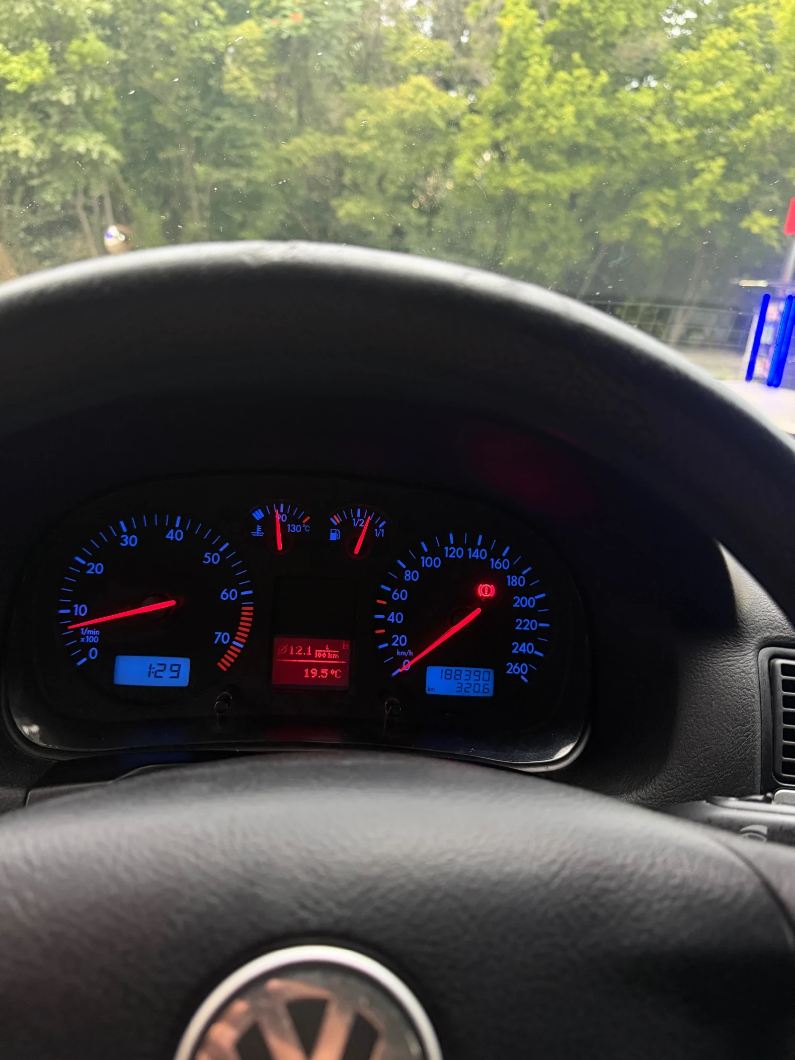 VW Golf 1.6 FSI, снимка 6 - Автомобили и джипове - 55257463