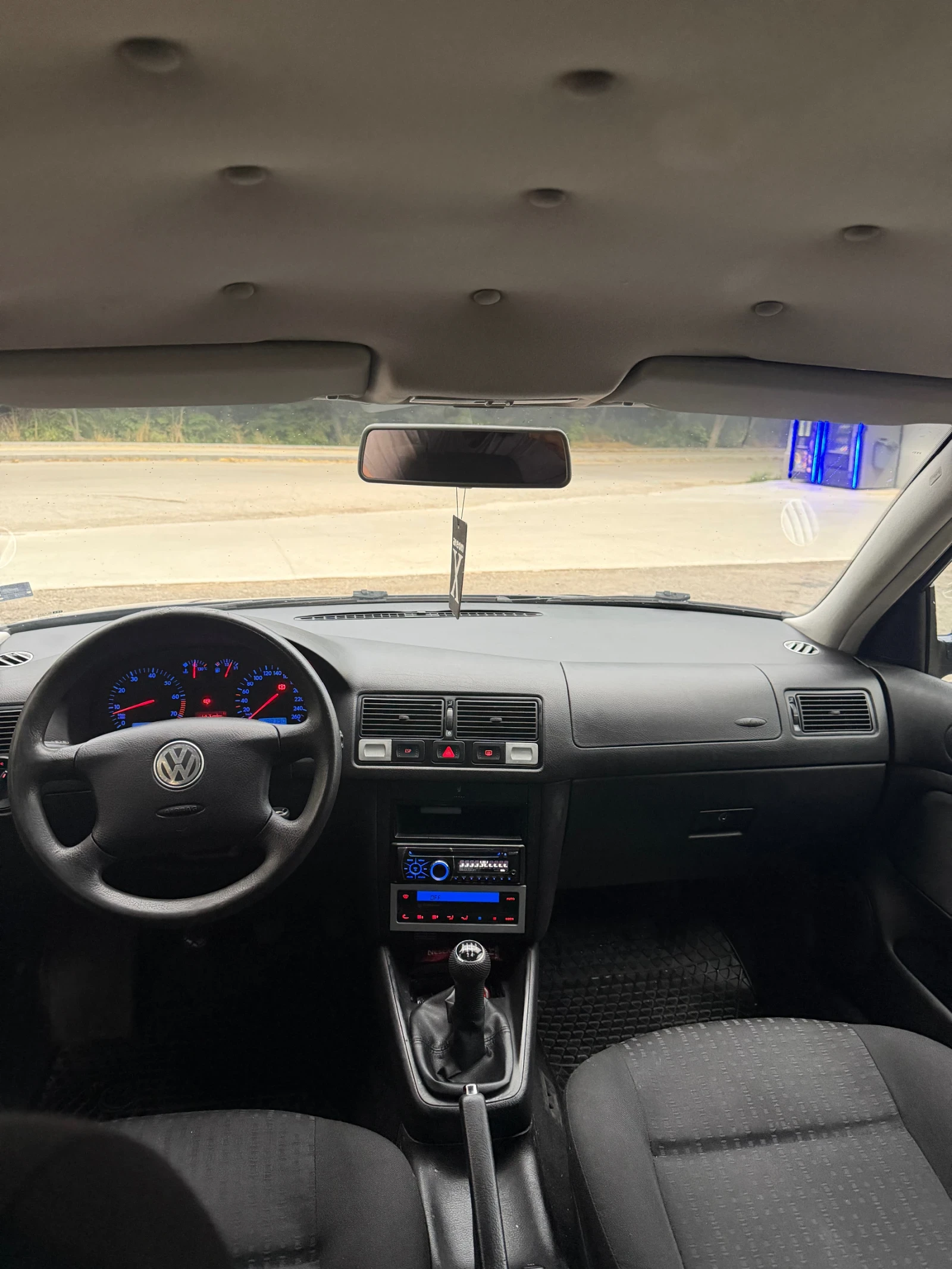 VW Golf 1.6 FSI, снимка 9 - Автомобили и джипове - 55257463