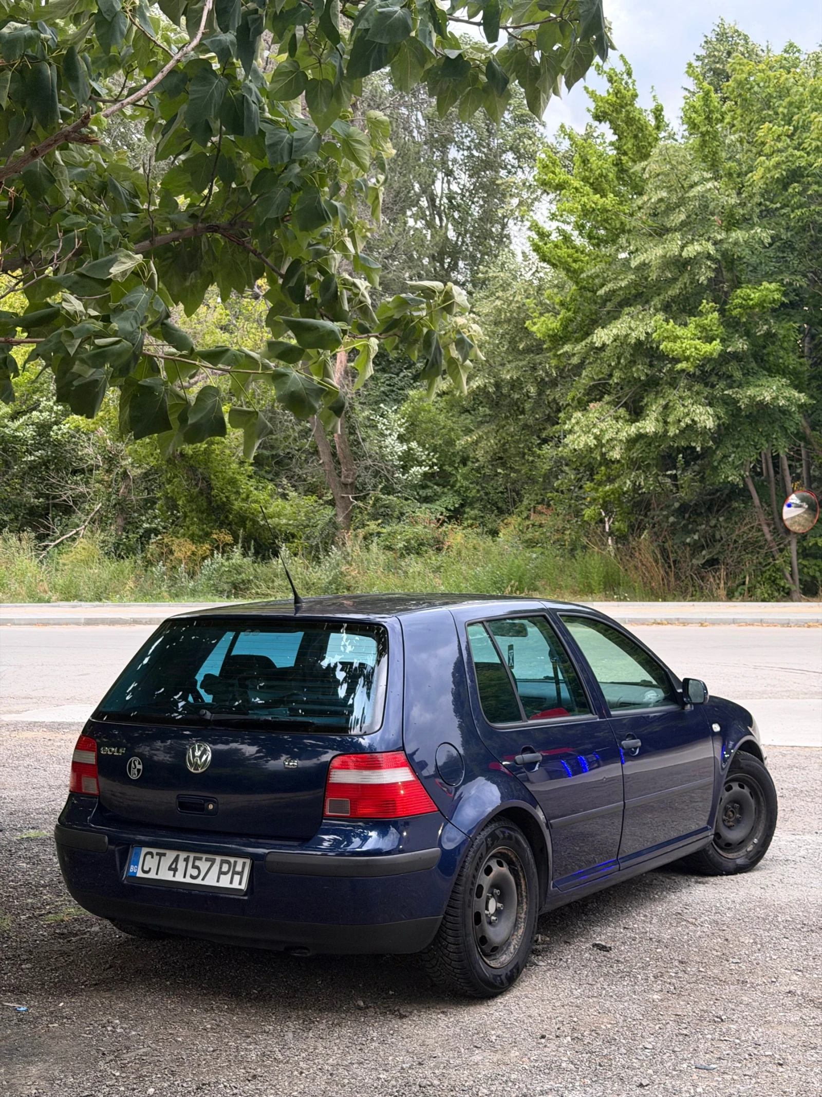 VW Golf 1.6 FSI, снимка 3 - Автомобили и джипове - 55257463