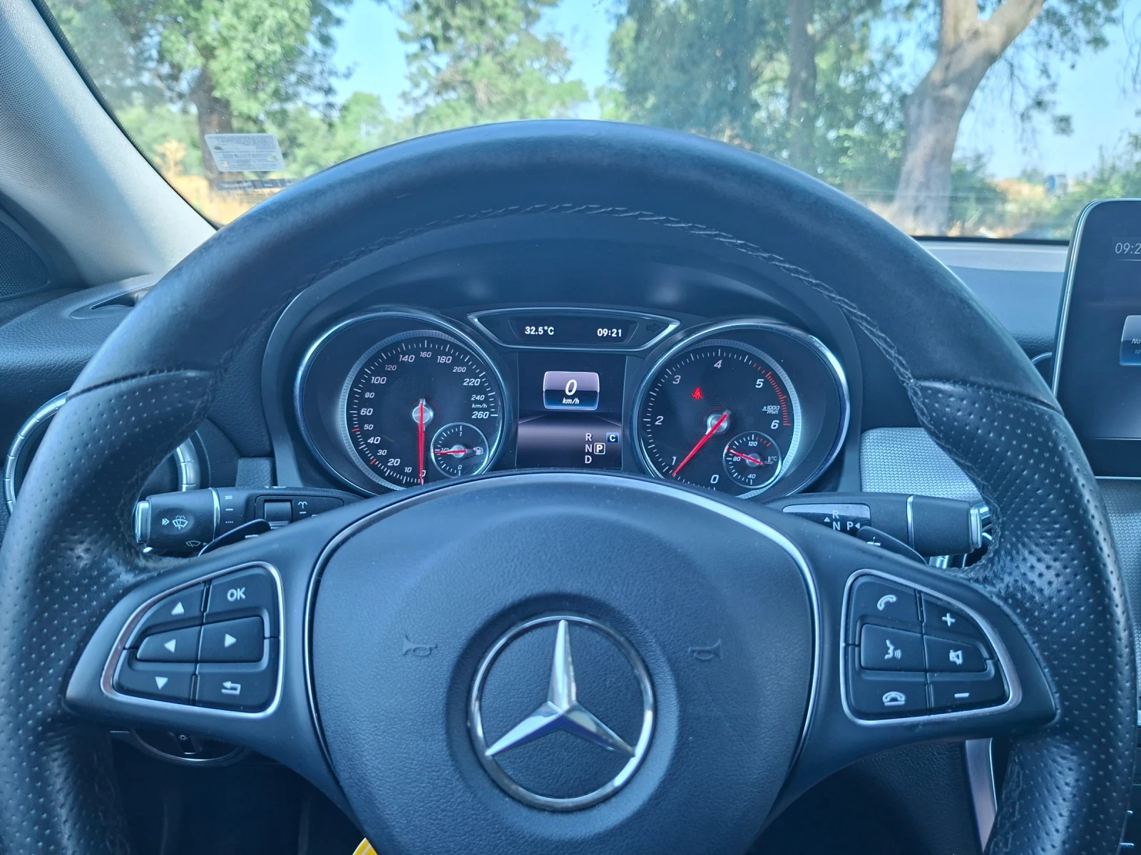 Mercedes-Benz CLA 200, снимка 11 - Автомобили и джипове - 55384964
