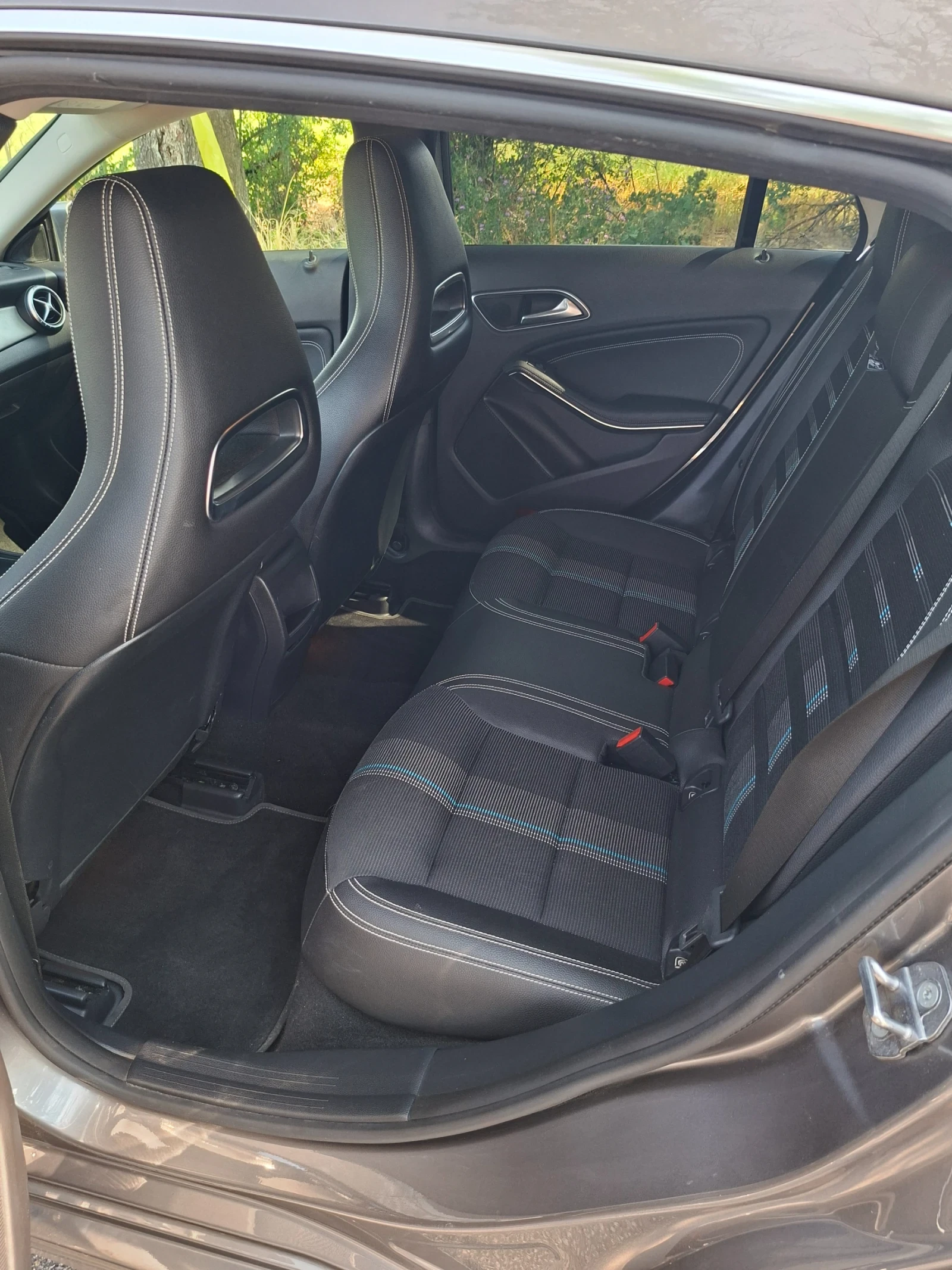 Mercedes-Benz CLA 200, снимка 14 - Автомобили и джипове - 55384964