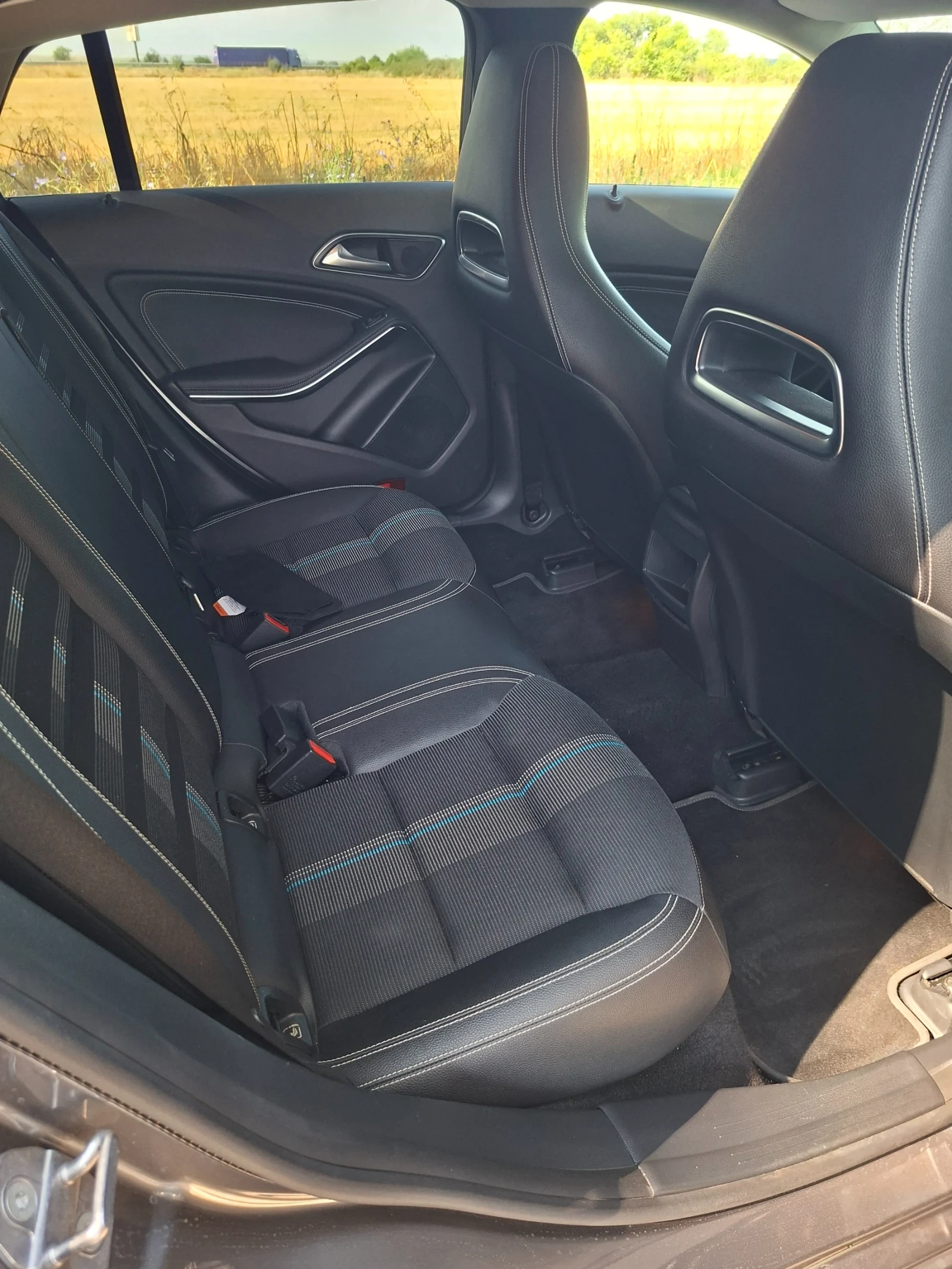 Mercedes-Benz CLA 200, снимка 16 - Автомобили и джипове - 55384964
