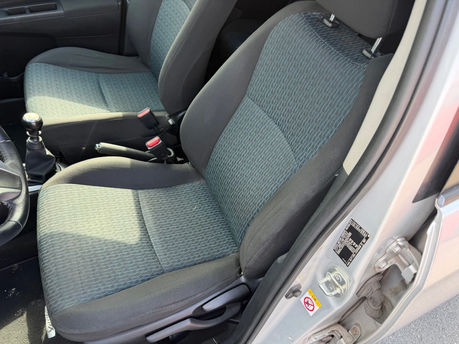 Toyota Yaris 1.4 D4D, снимка 12 - Автомобили и джипове - 55636353