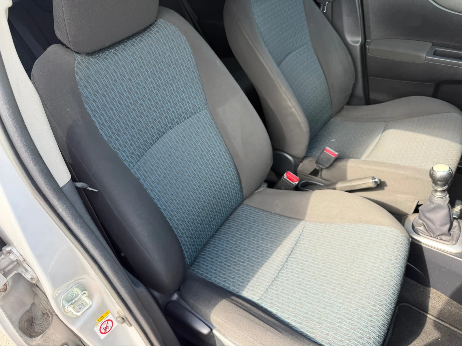 Toyota Yaris 1.4 D4D, снимка 10 - Автомобили и джипове - 55636353