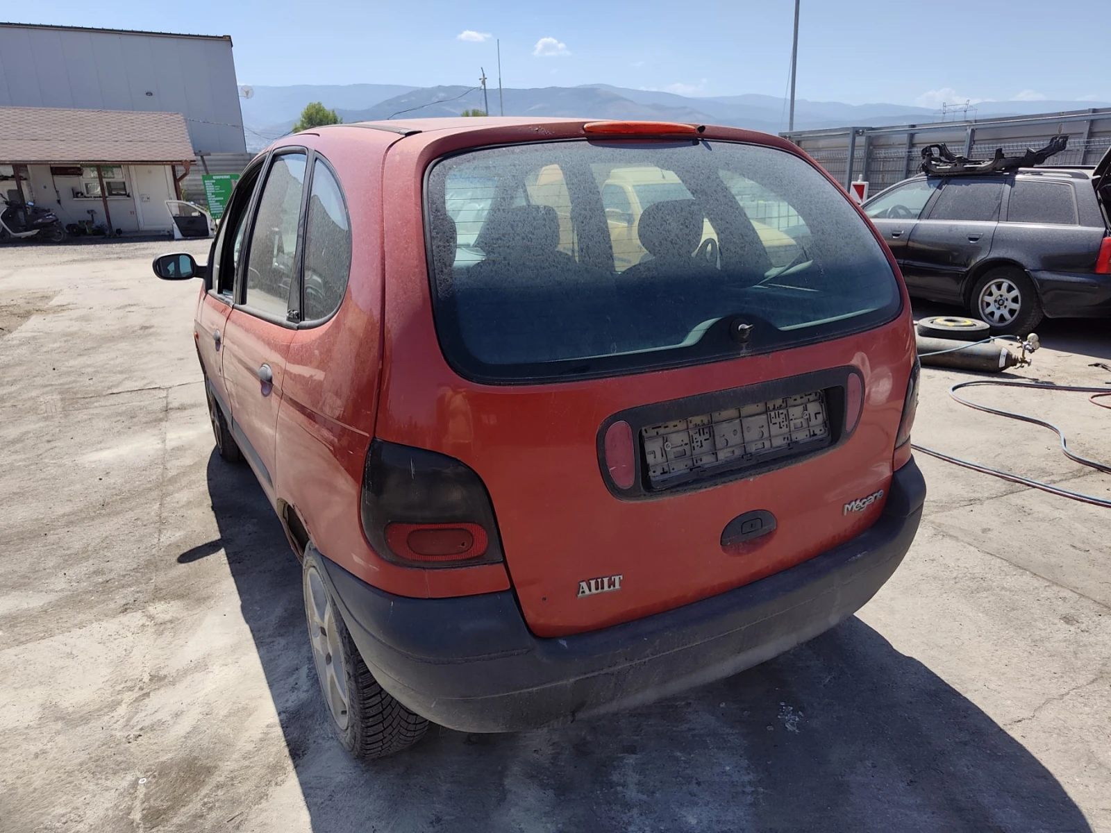 Renault Scenic 1.9dTI, снимка 3 - Автомобили и джипове - 55886329