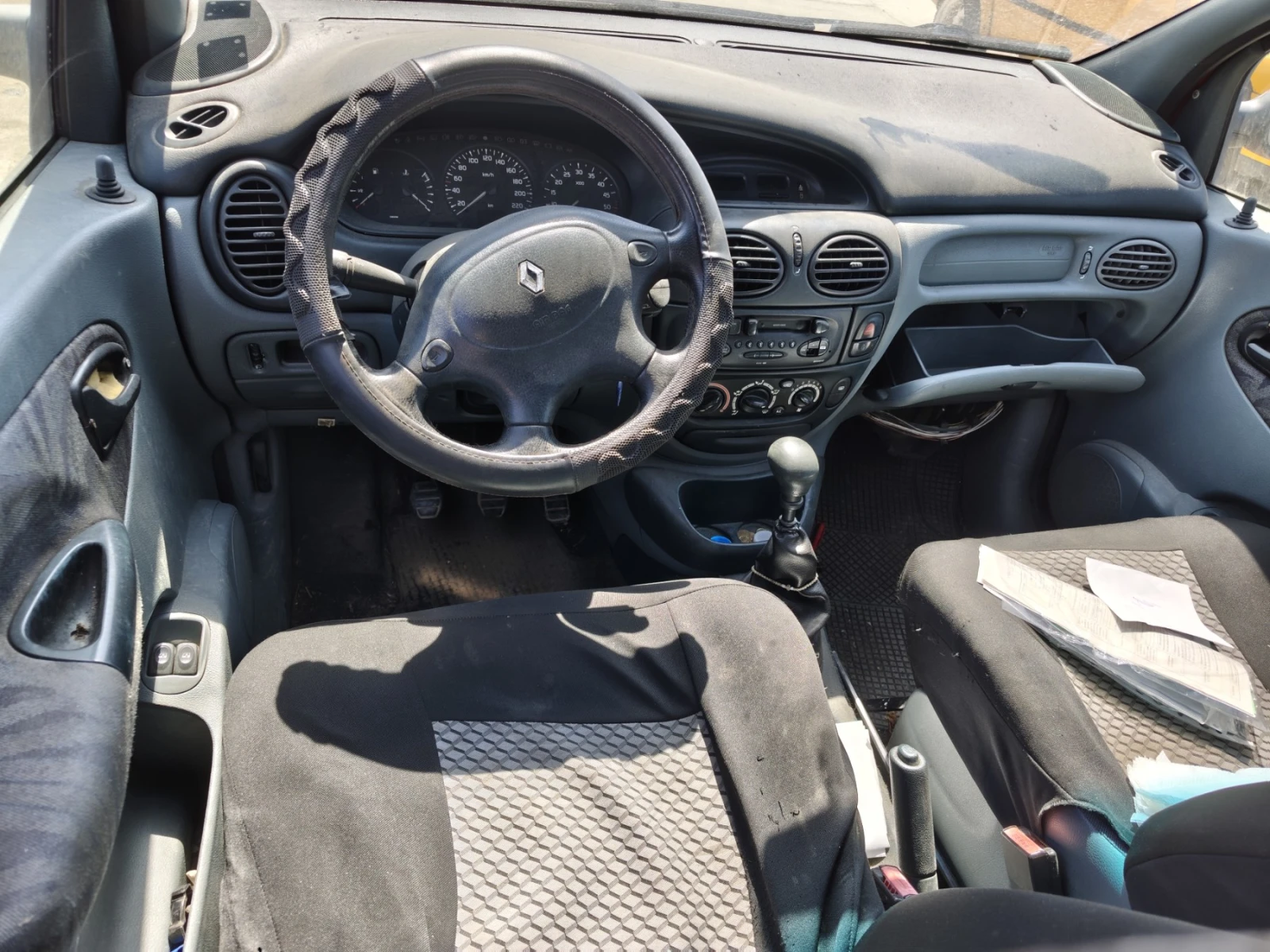 Renault Scenic 1.9dTI, снимка 4 - Автомобили и джипове - 55886329