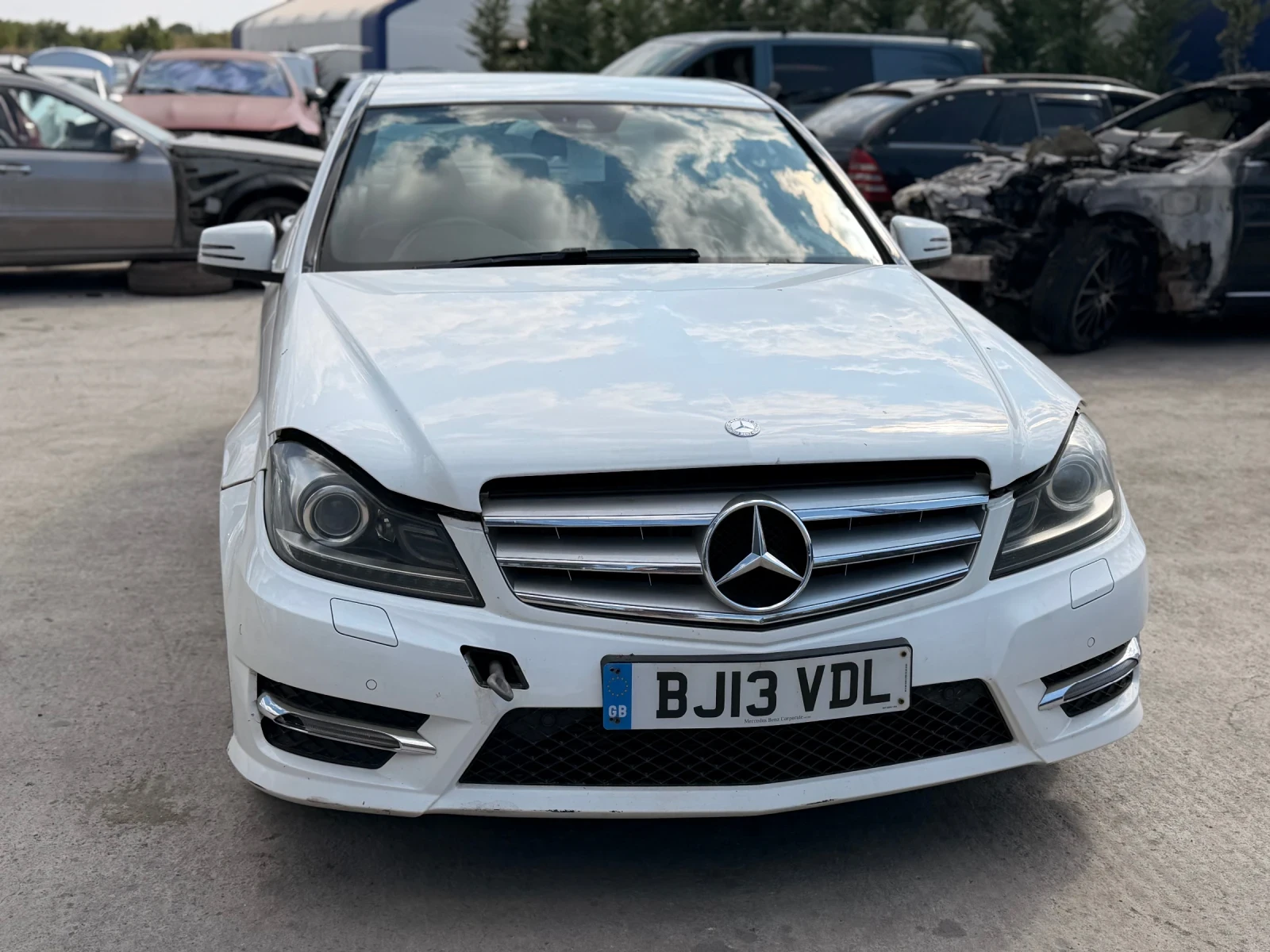 Mercedes-Benz C 220 На части, снимка 10 - Автомобили и джипове - 56060719