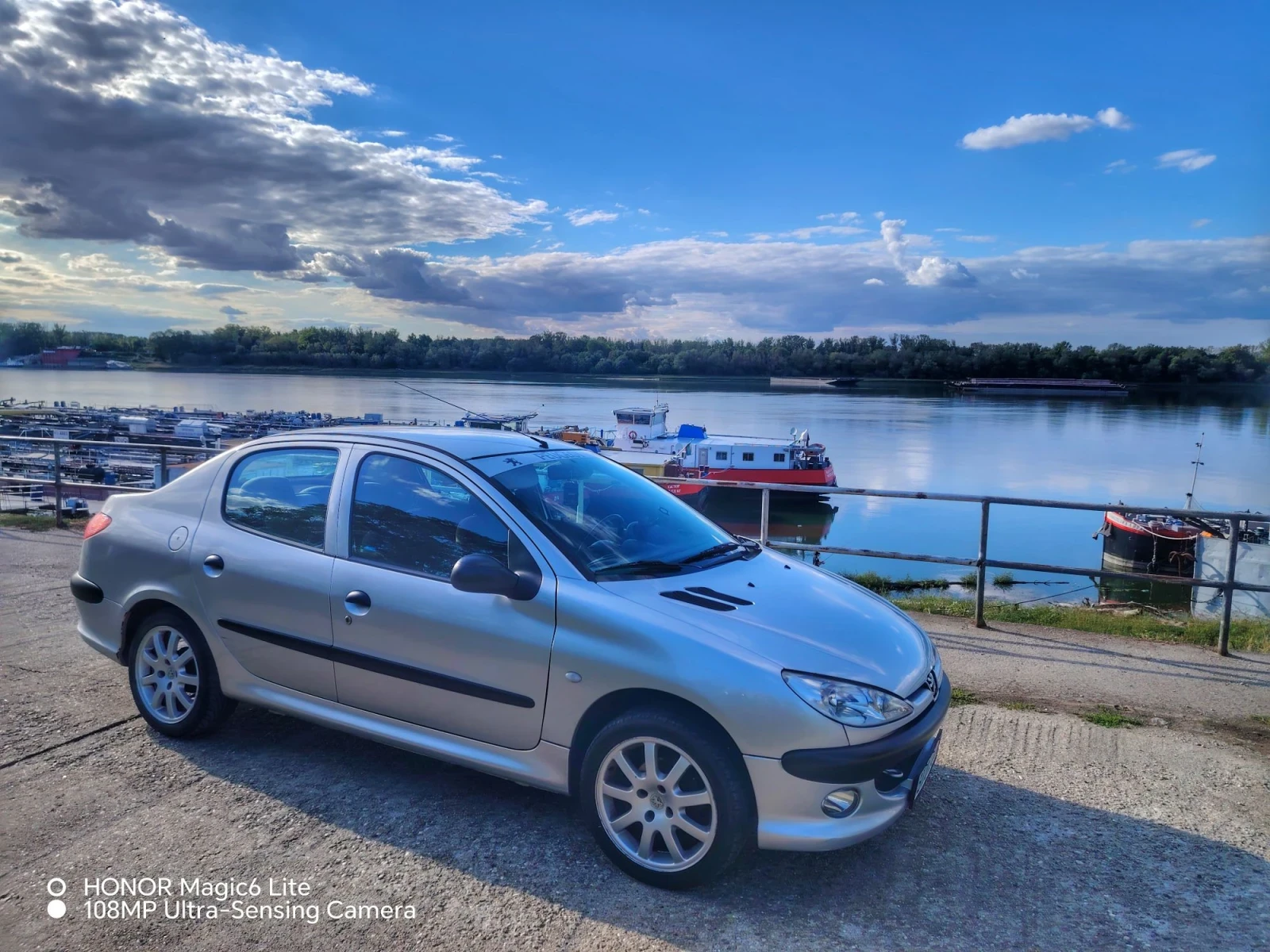 Peugeot 206 Sedan 1.4i 75hp, снимка 3 - Автомобили и джипове - 56075180