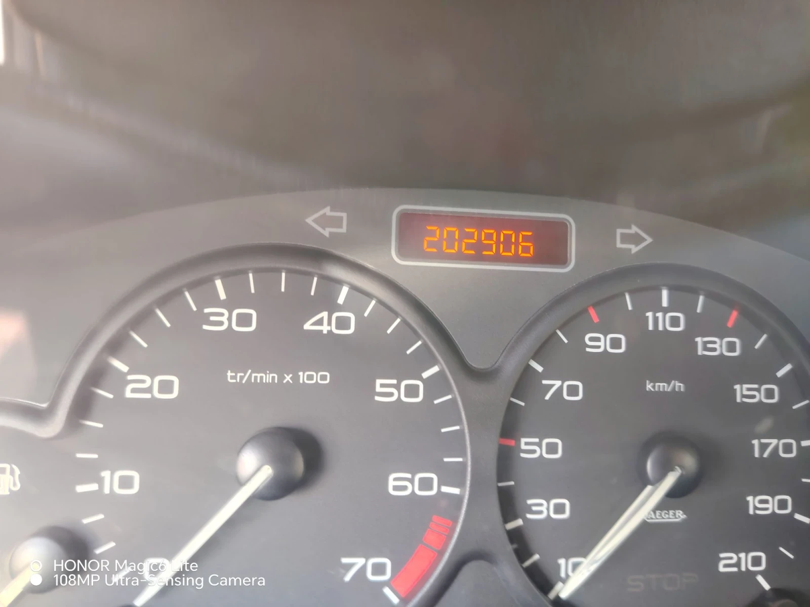 Peugeot 206 Sedan 1.4i 75hp, снимка 9 - Автомобили и джипове - 56075180