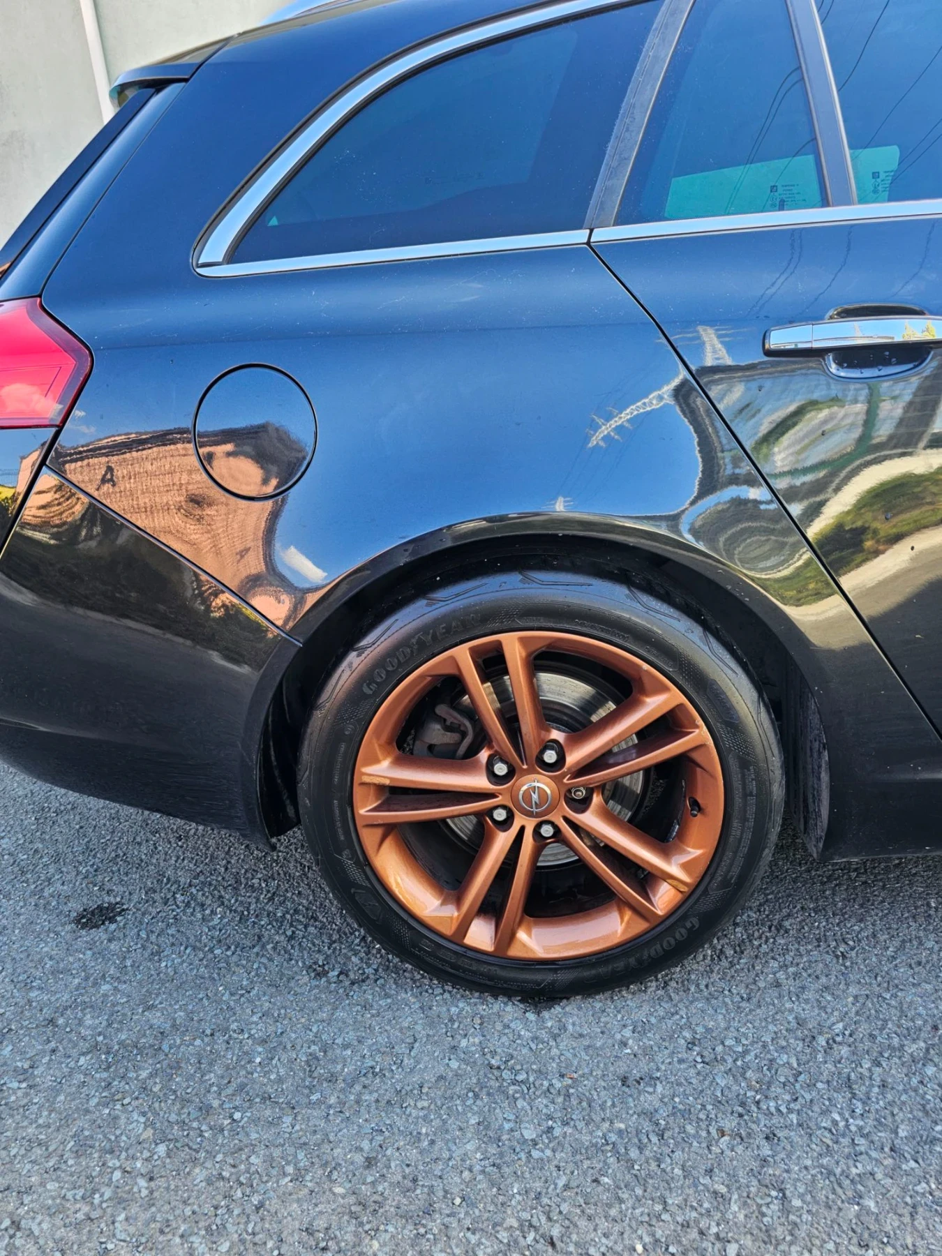 Opel Insignia, снимка 2 - Автомобили и джипове - 56335792