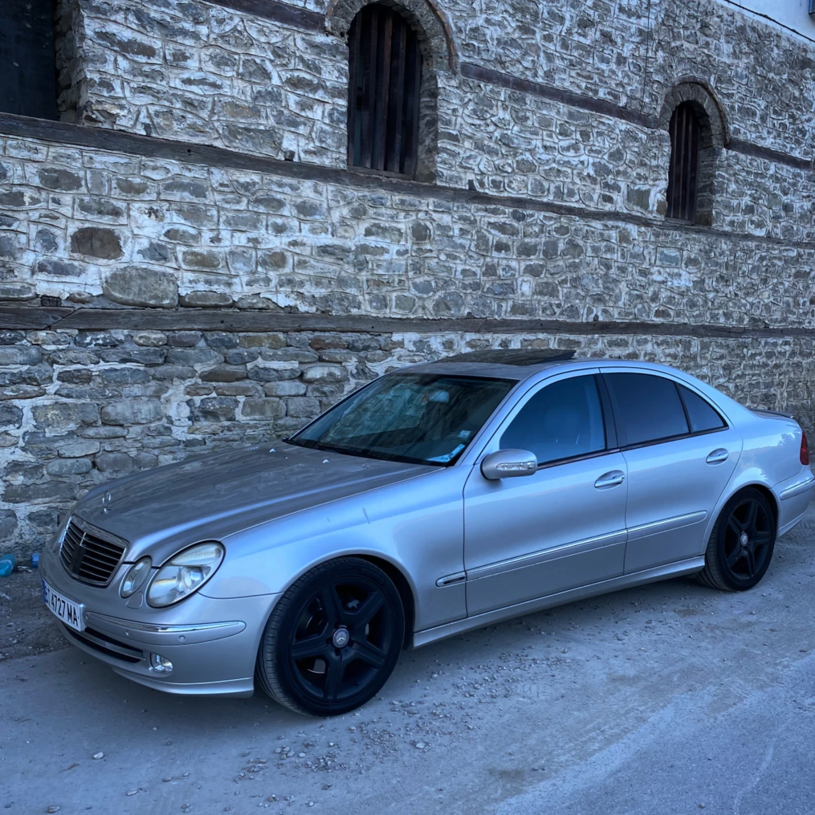 Mercedes-Benz E 500, снимка 2 - Автомобили и джипове - 56482708