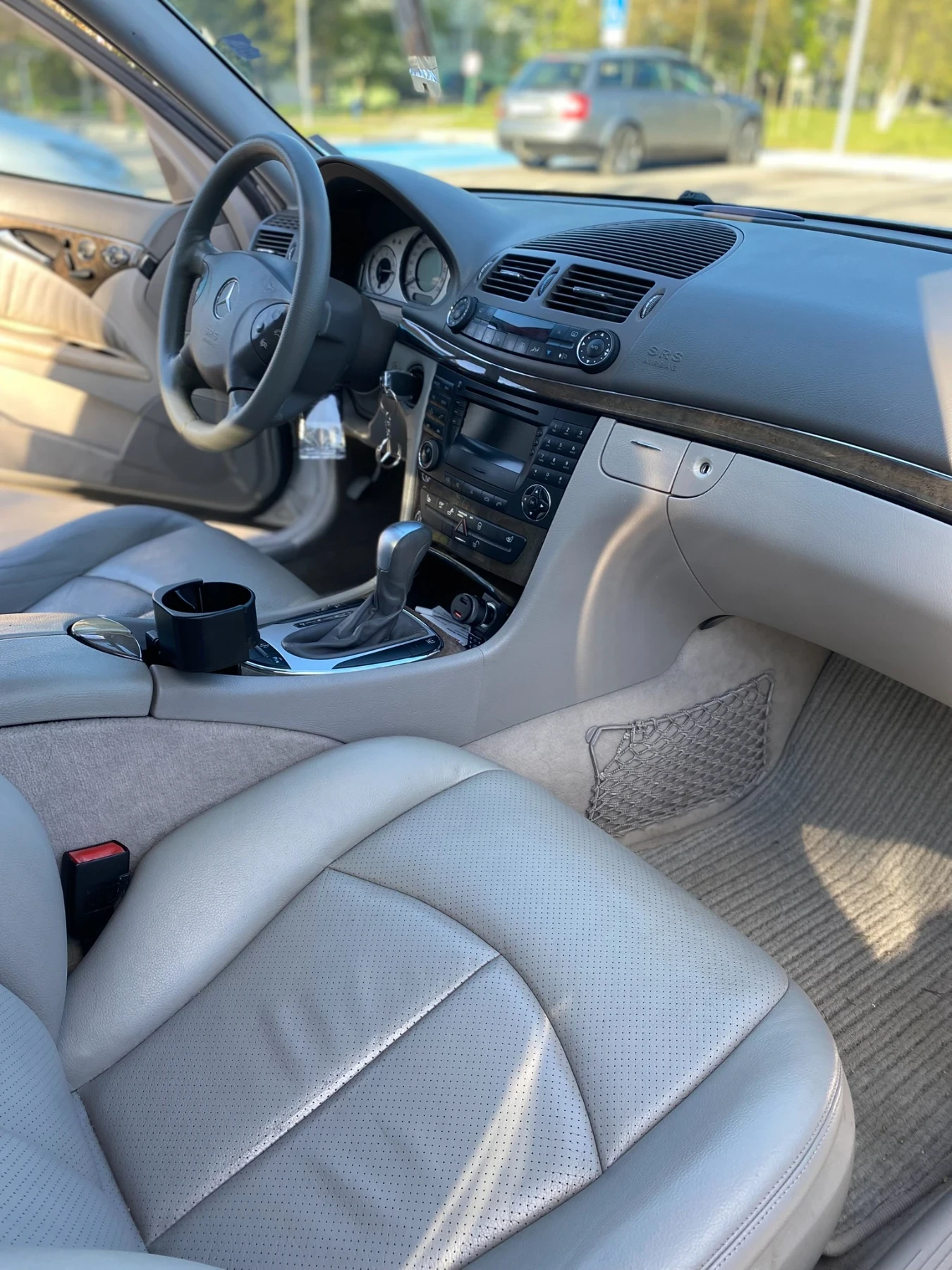 Mercedes-Benz E 500, снимка 4 - Автомобили и джипове - 56482708