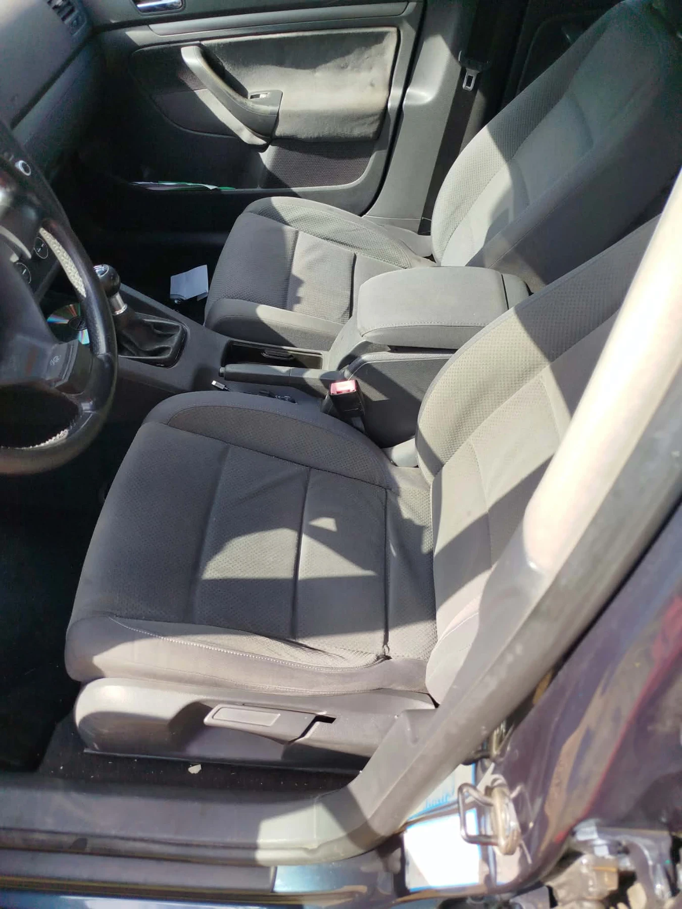 VW Golf 1.9 TDI, снимка 5 - Автомобили и джипове - 56541686