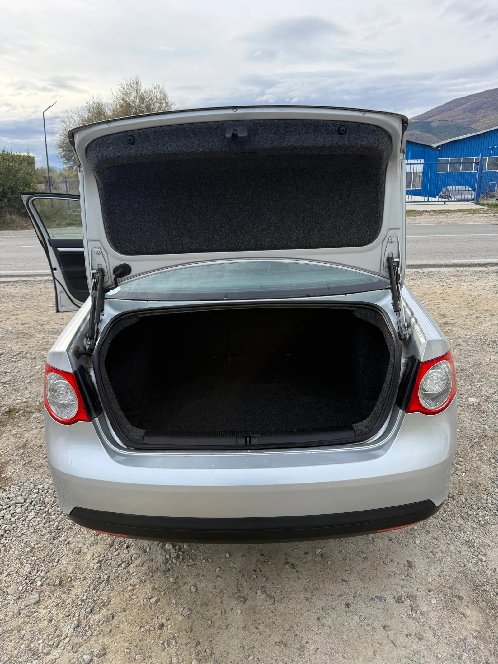 VW Jetta 1.9TDI* UNITED* BLUEmotion* ������ | Mobile.bg � ����������� 16