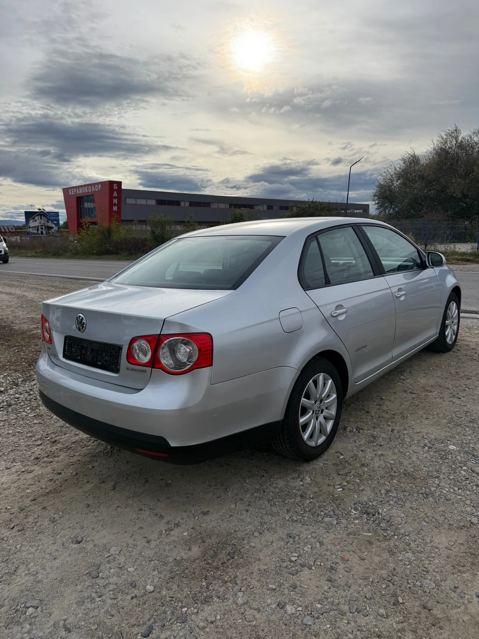 VW Jetta 1.9TDI* UNITED* BLUEmotion* ������ | Mobile.bg � ����������� 4