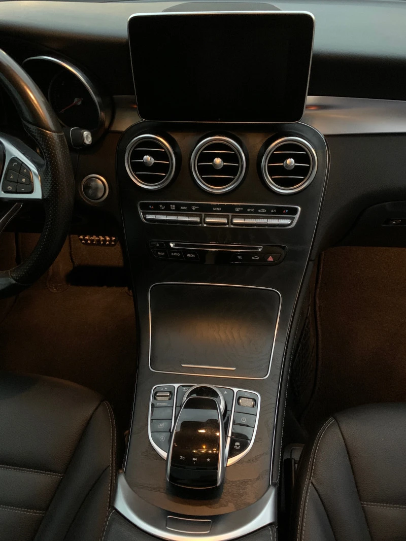 Mercedes-Benz GLC 350  AMG NIGHT PAKET - 4 MATIC FULL DISTRONIC 360CAM, снимка 8 - Автомобили и джипове - 41895644