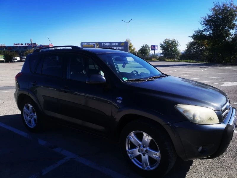 Toyota Rav4, снимка 10 - Автомобили и джипове - 47678378