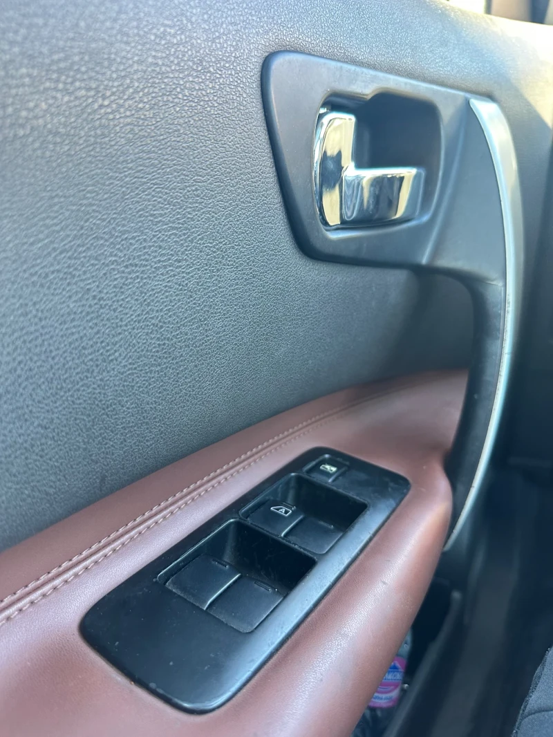 Nissan Qashqai 2.0 151hp 4х4 ГАЗ ПАНОРАМА, снимка 9 - Автомобили и джипове - 52438783