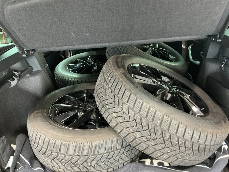 Skoda Karoq Karoq 2.0 TDI Sportline 4x4, снимка 15 - Автомобили и джипове - 55387611