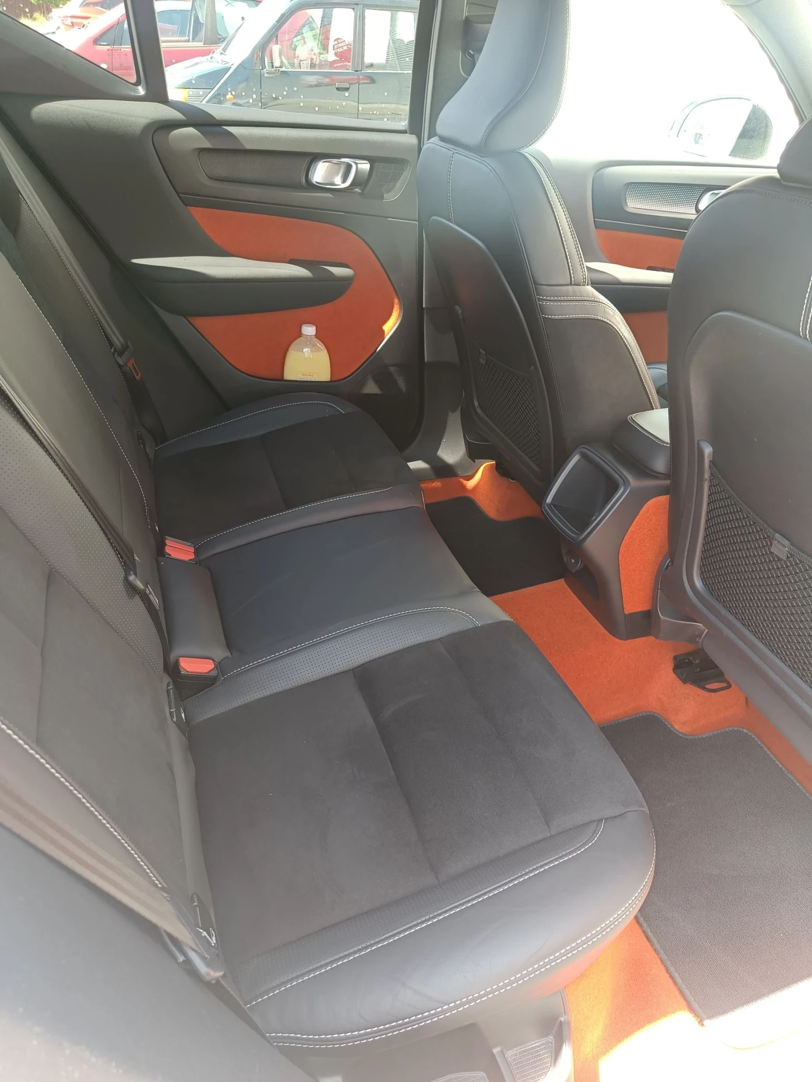 Volvo XC40 2.0 T4 R-Design - изображение 5