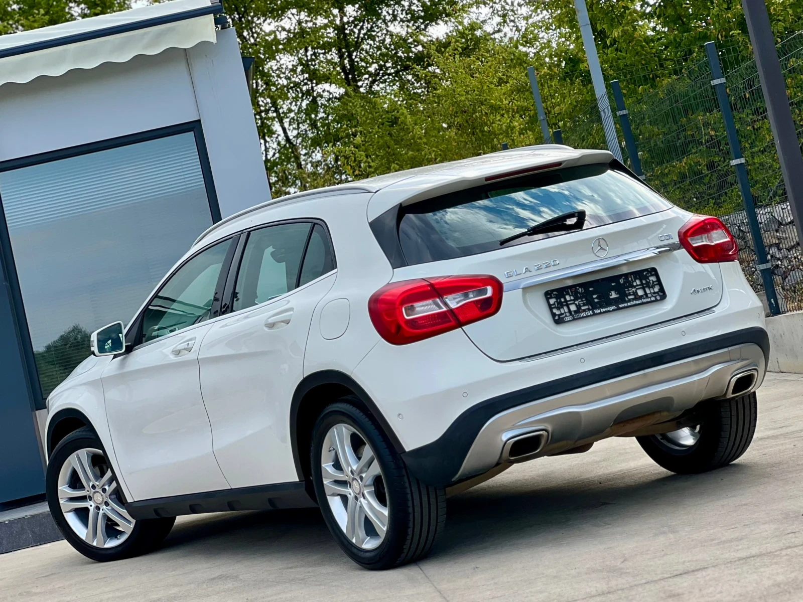 Mercedes-Benz GLA 220 4MATIC-4X4 / 220D-170HP / URBAN / РЕАЛЕН ПРОБЕГ  - изображение 4