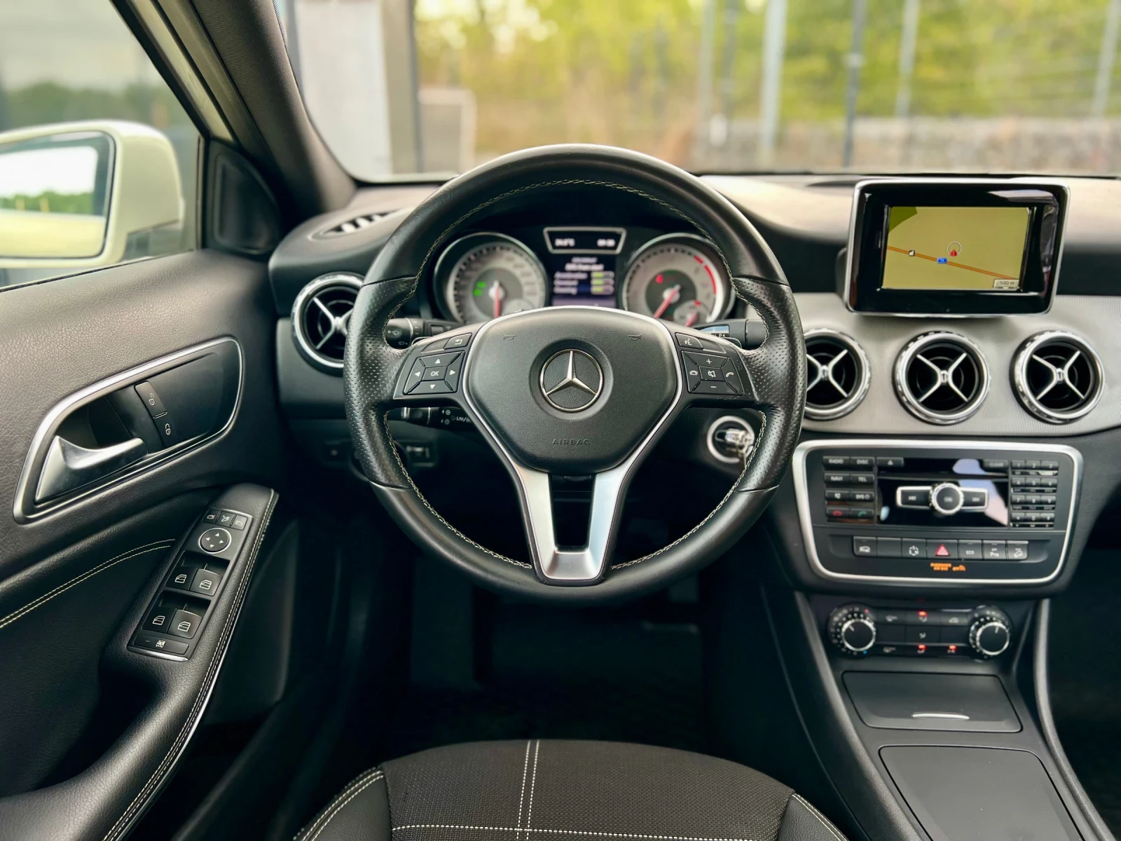 Mercedes-Benz GLA 220 4MATIC-4X4 / 220D-170HP / URBAN / РЕАЛЕН ПРОБЕГ  - изображение 9