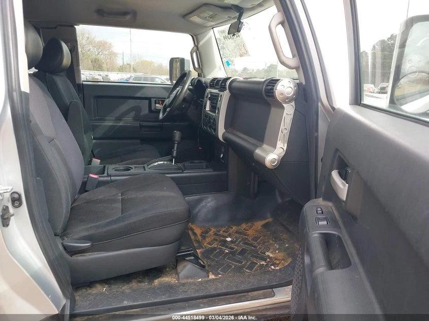 Toyota Fj cruiser 4.0l, снимка 5 - Автомобили и джипове - 53941331