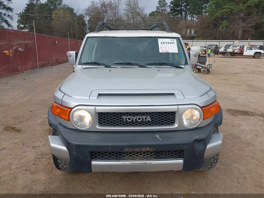 Toyota Fj cruiser 4.0l, снимка 12 - Автомобили и джипове - 53941331