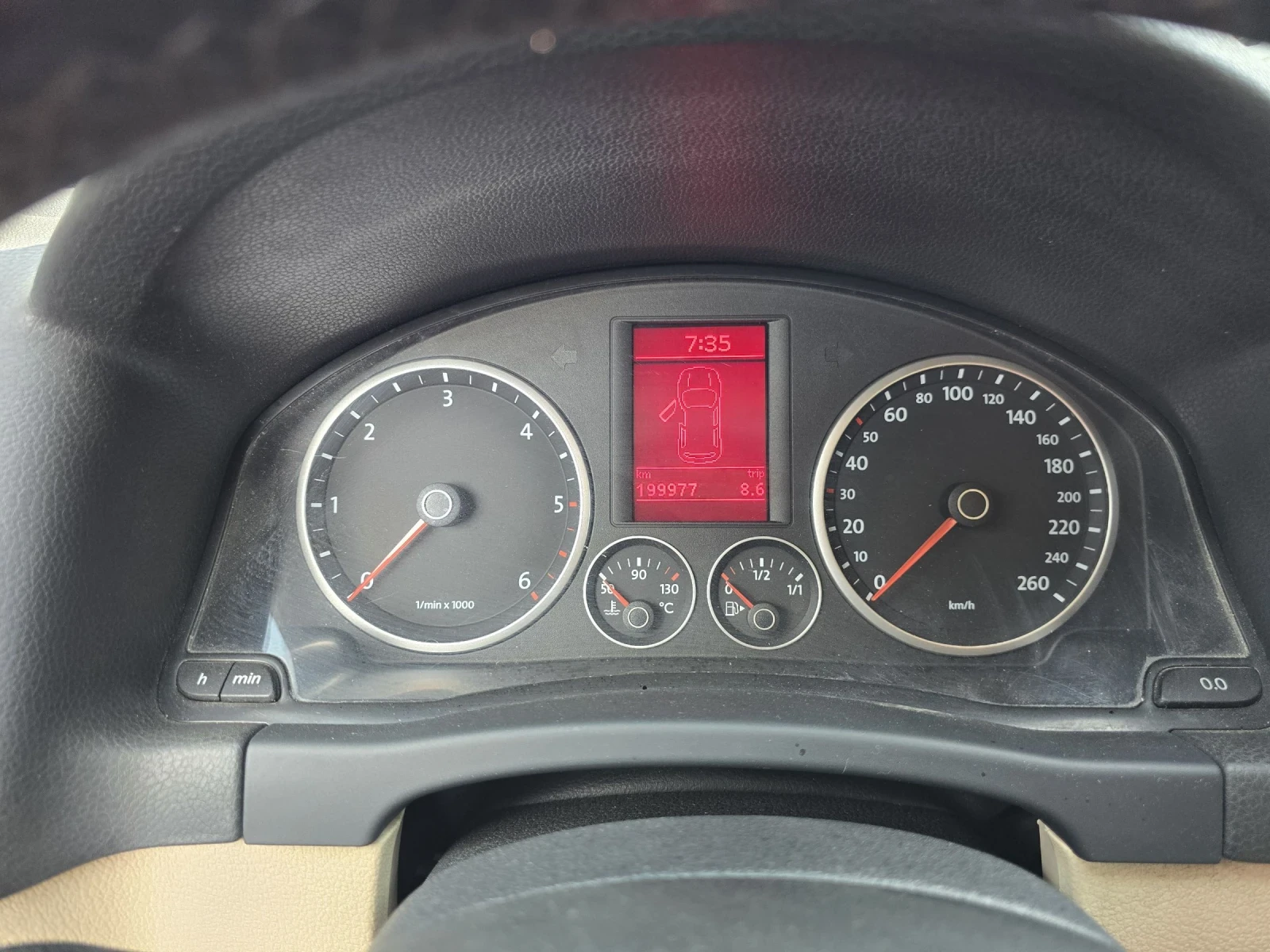 VW Tiguan 2.0TDI DSG, снимка 9 - Автомобили и джипове - 54448848