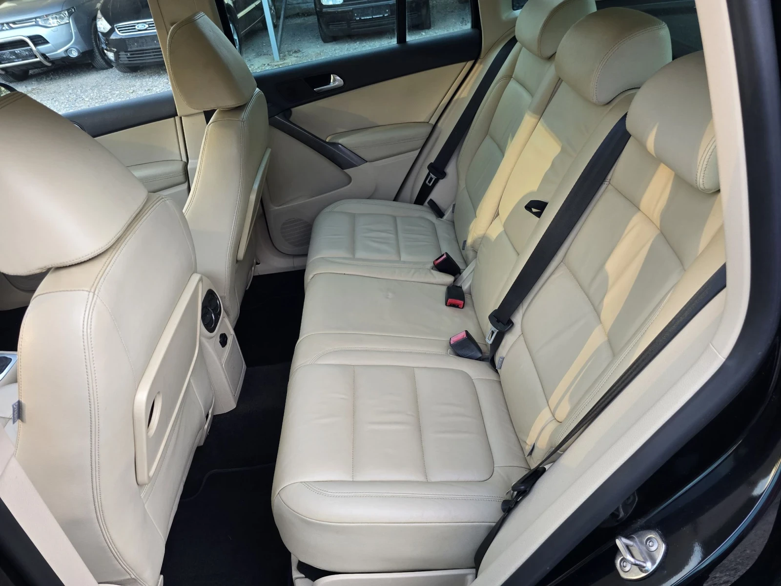 VW Tiguan 2.0TDI DSG, снимка 10 - Автомобили и джипове - 54448848