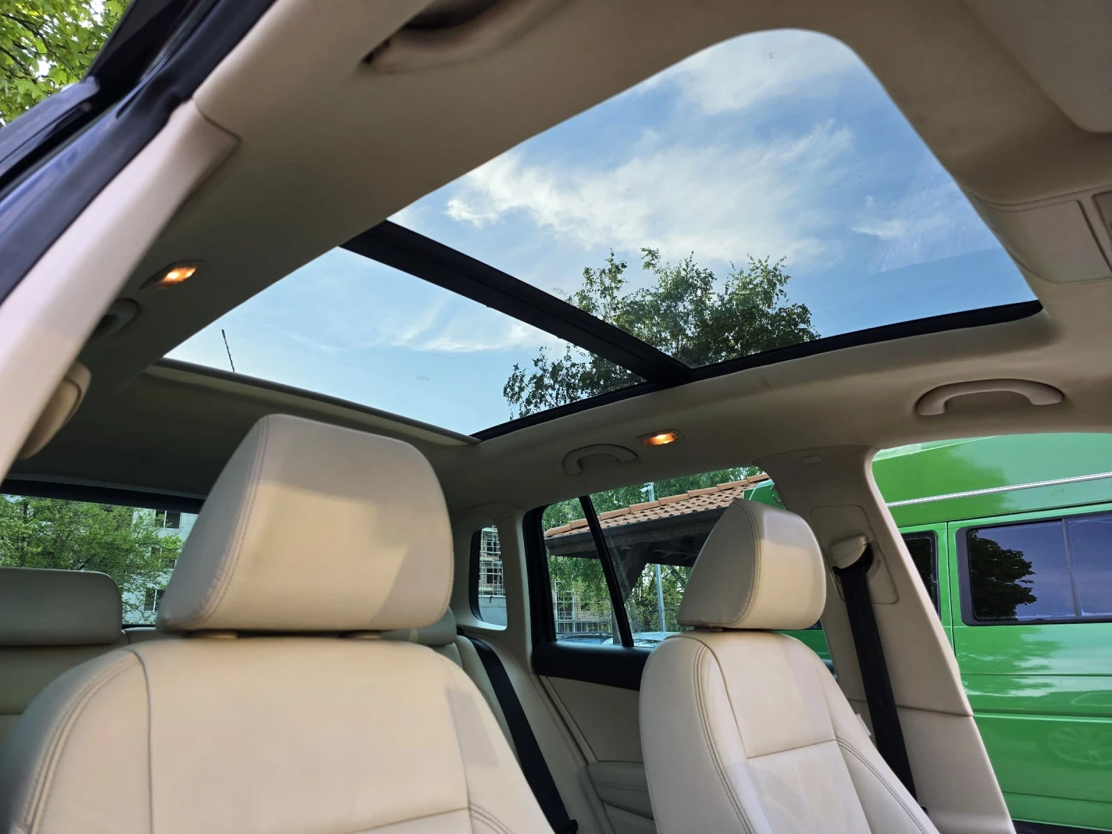 VW Tiguan 2.0TDI DSG, снимка 13 - Автомобили и джипове - 54448848