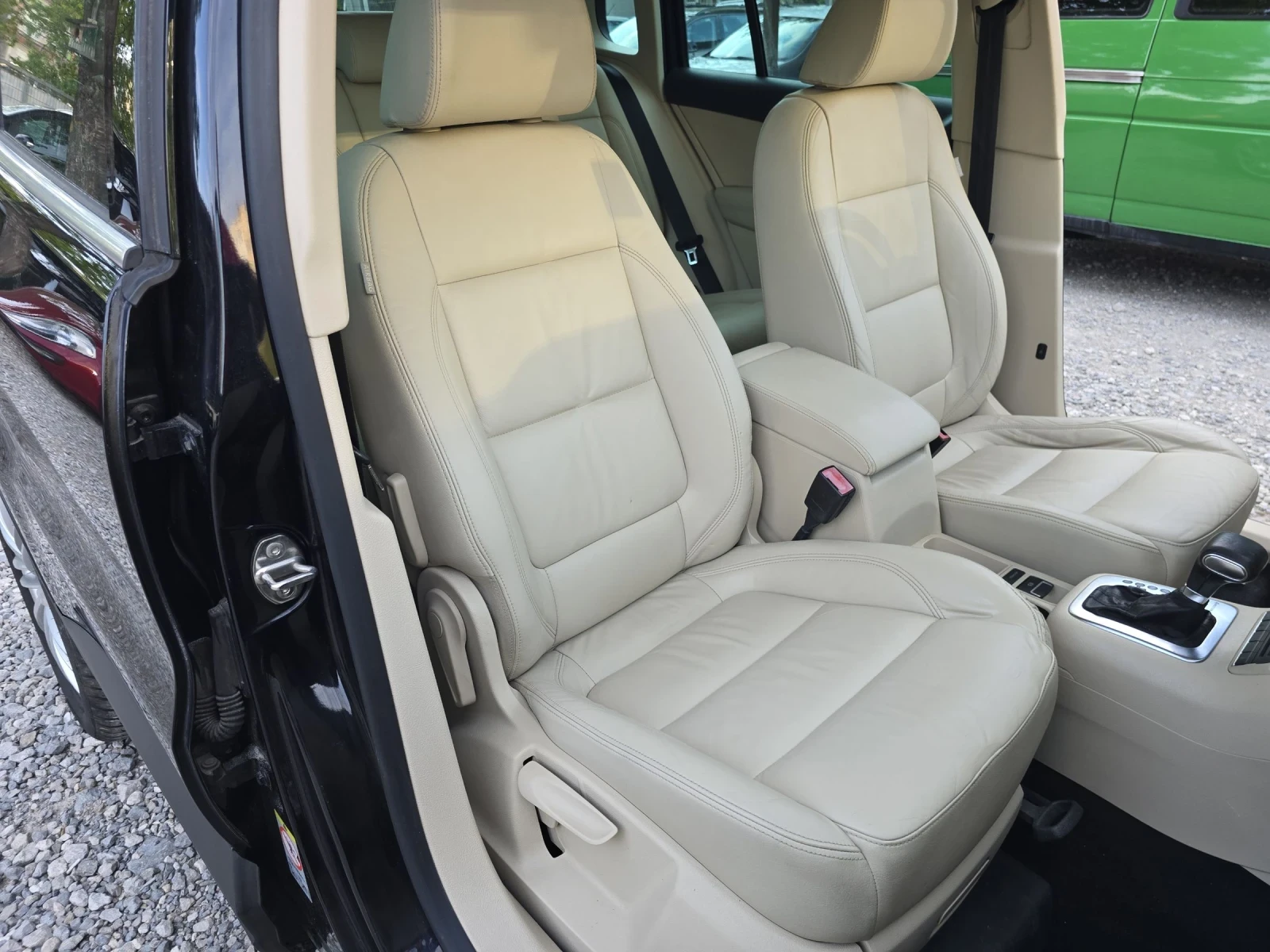 VW Tiguan 2.0TDI DSG, снимка 12 - Автомобили и джипове - 54448848