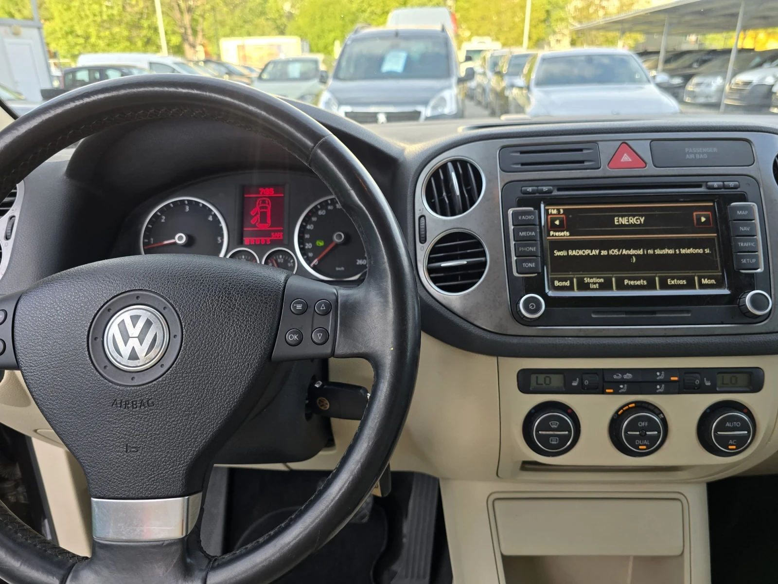 VW Tiguan 2.0TDI DSG, снимка 11 - Автомобили и джипове - 54448848
