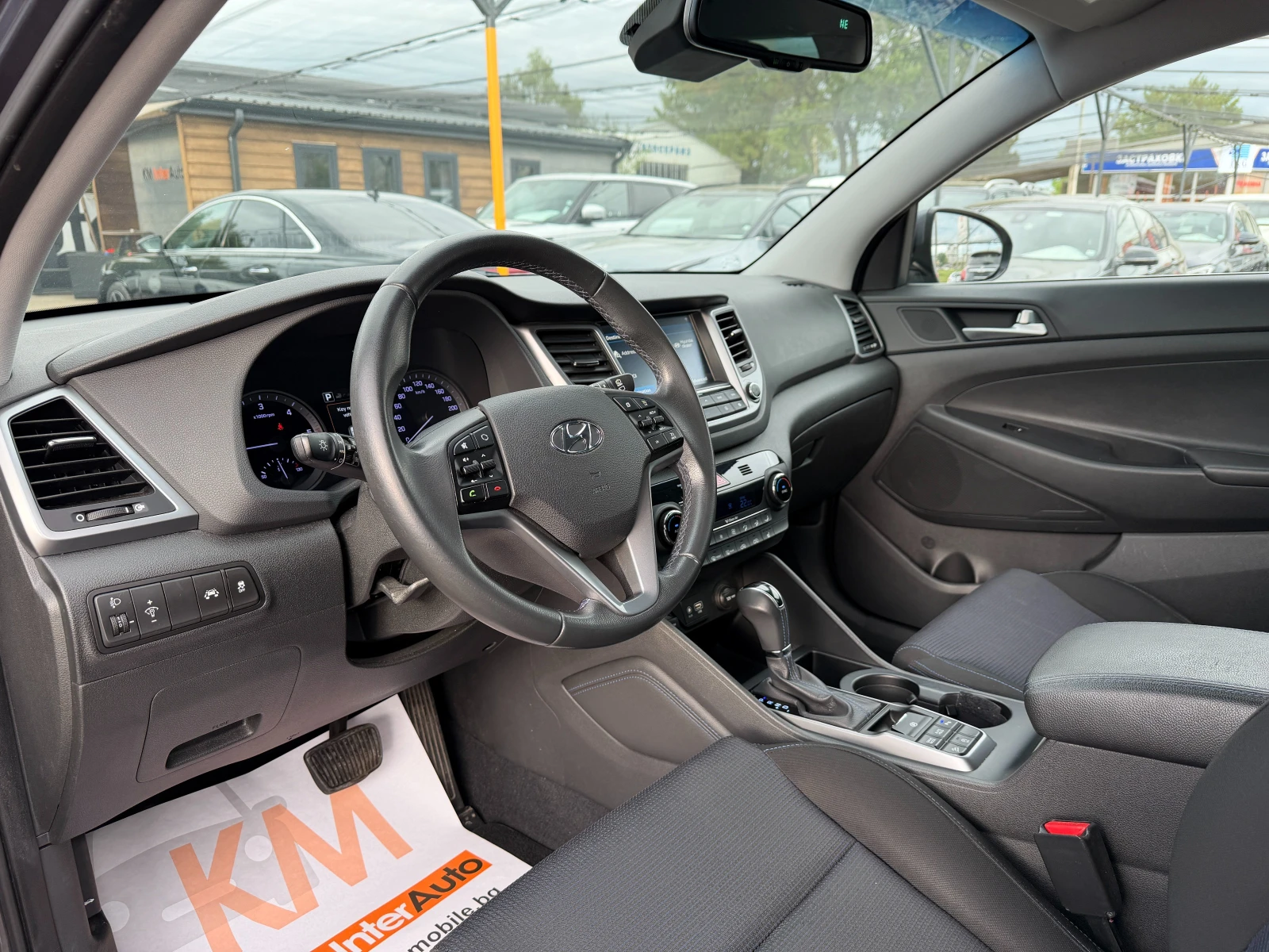 Hyundai Tucson 1.7CRDI AUT/NAVI/СЕРВИЗНА ИСТОРИЯ, снимка 7 - Автомобили и джипове - 54457669