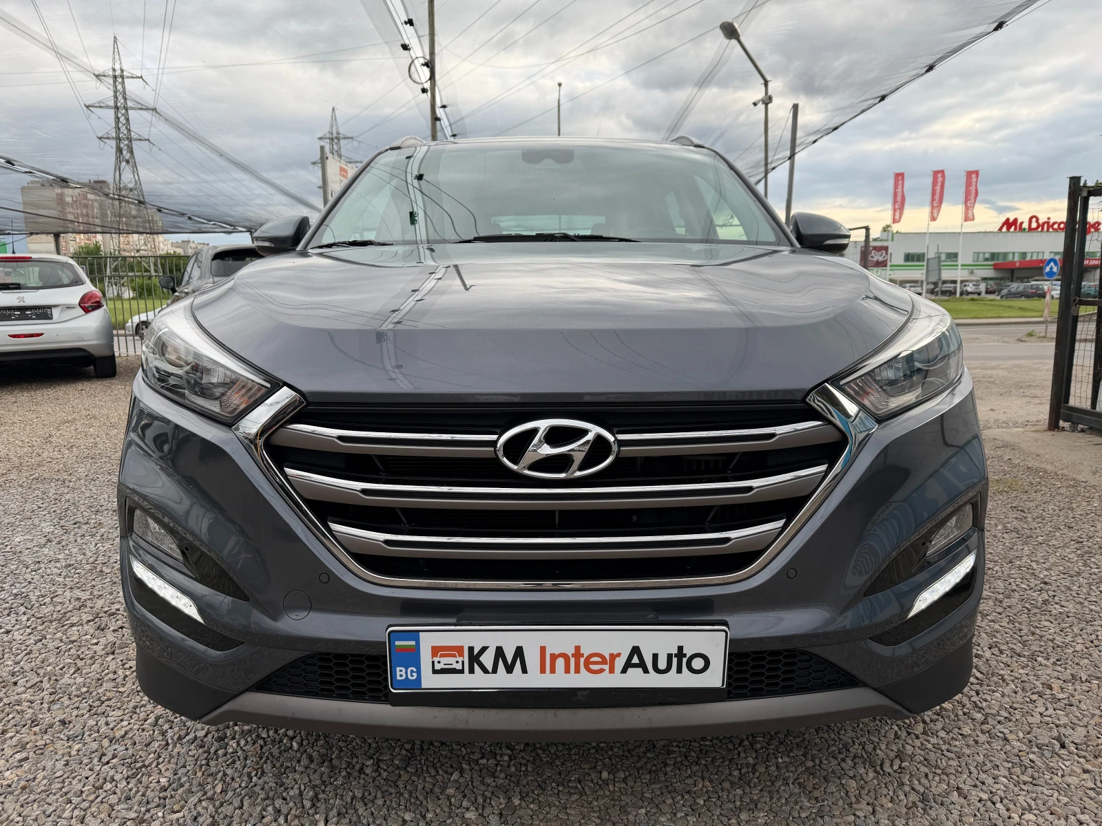 Hyundai Tucson 1.7CRDI AUT/NAVI/СЕРВИЗНА ИСТОРИЯ, снимка 2 - Автомобили и джипове - 54457669