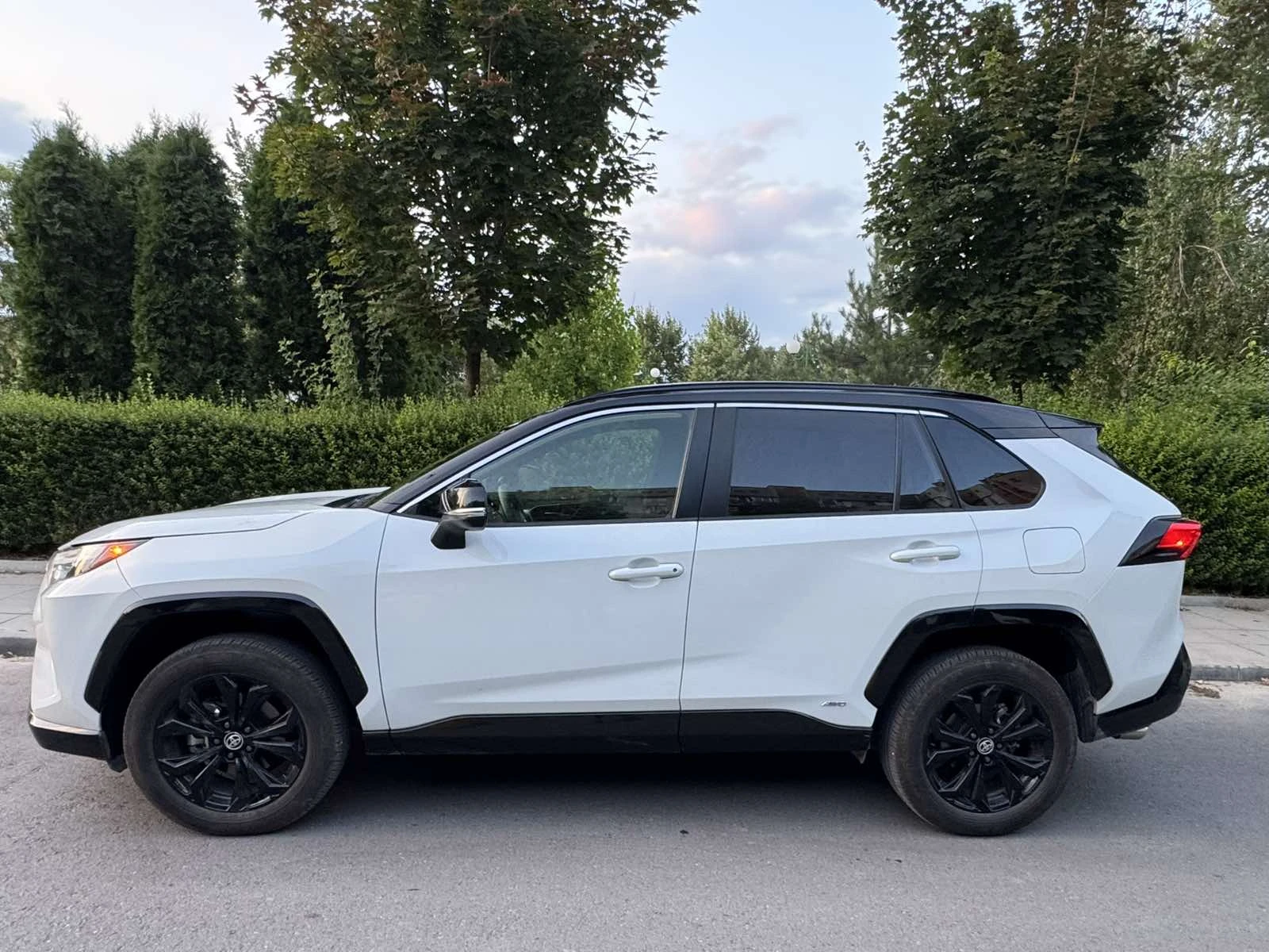 Toyota Rav4 XSE Hybrid AWD
