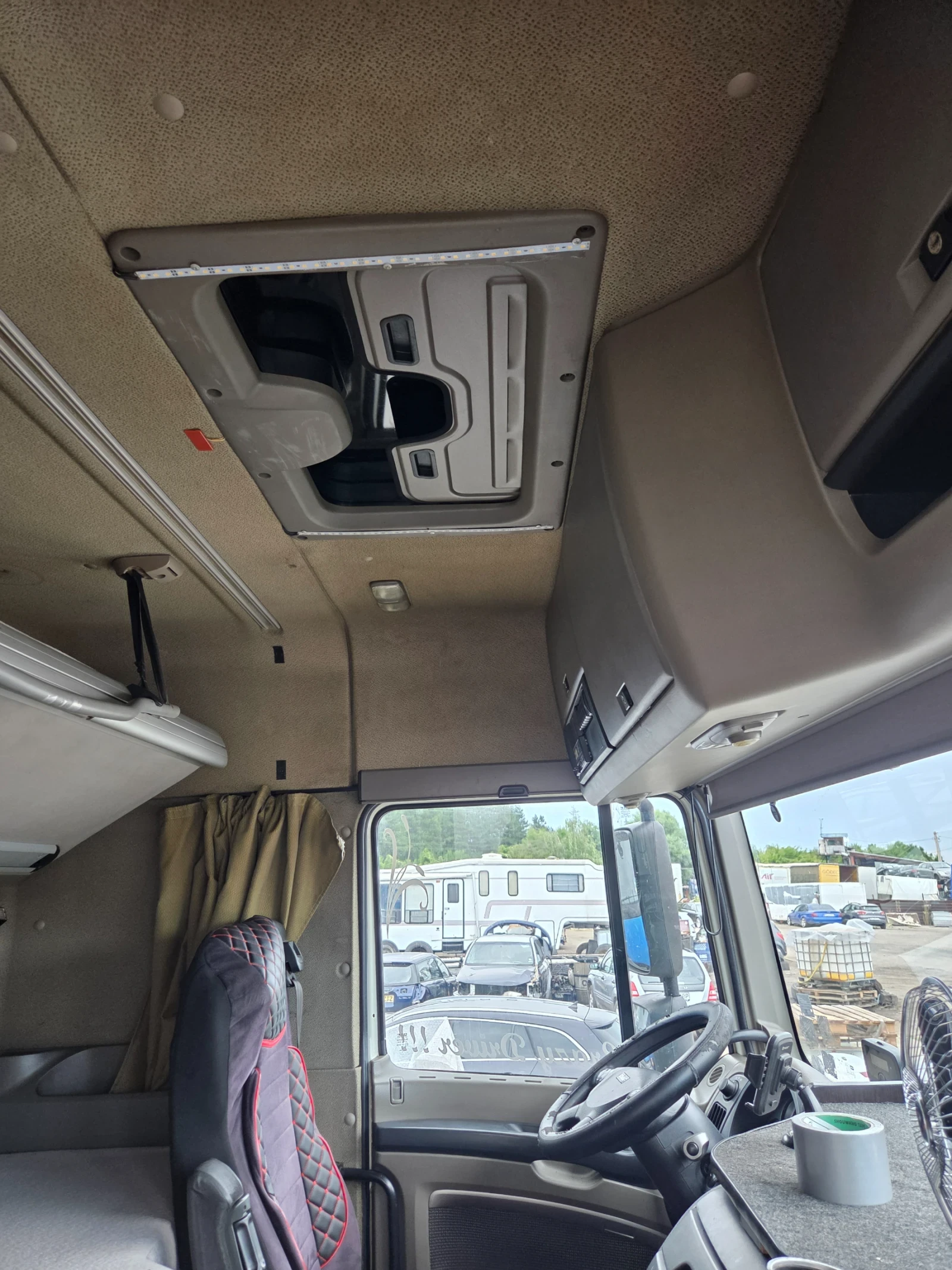 Daf XF 105 Мега, снимка 4 - Камиони - 55383502