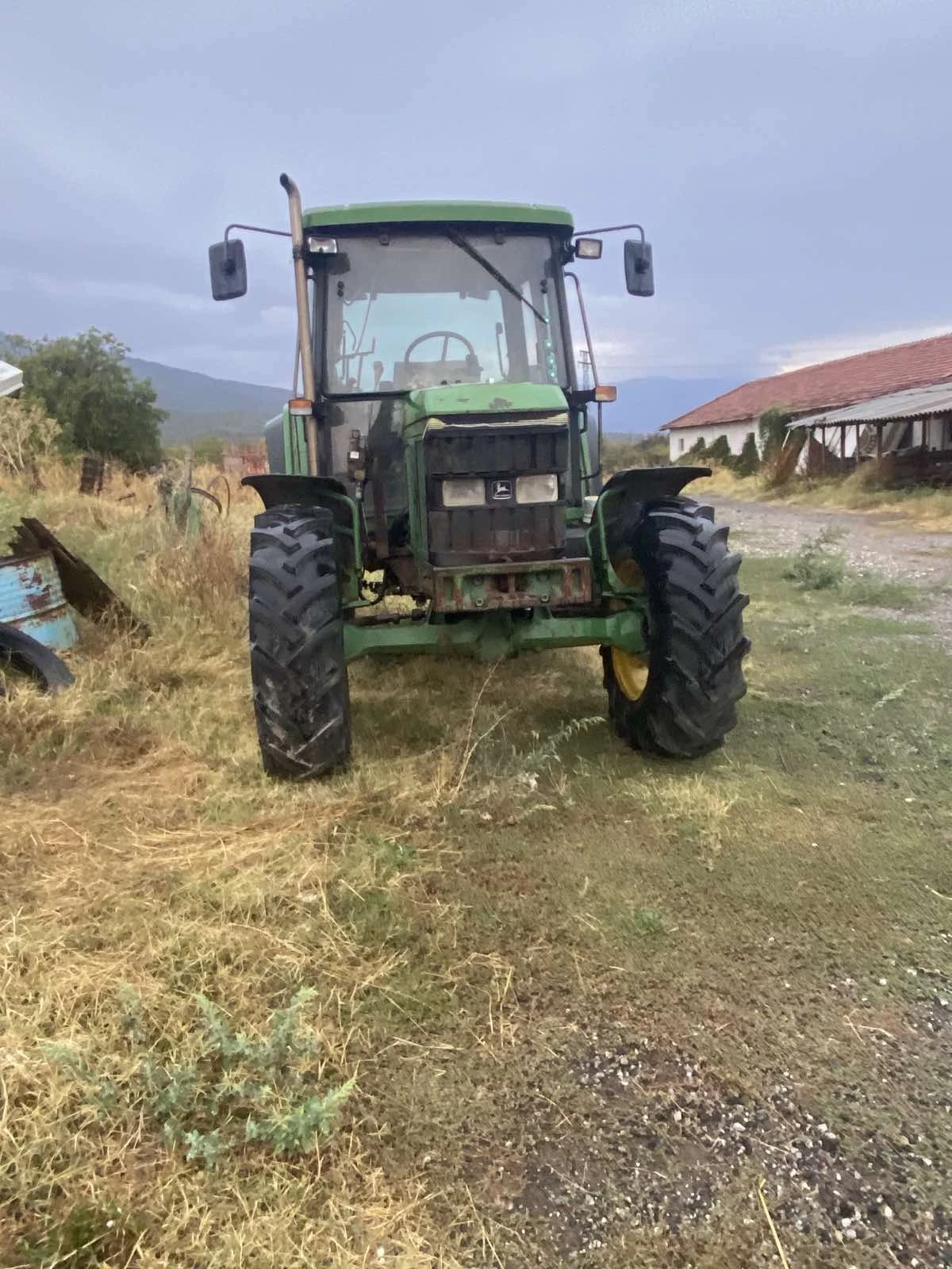 Трактор John Deere 6200