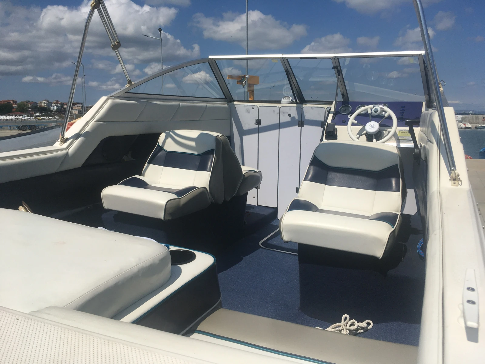 Моторна яхта Bayliner s - изображение 6