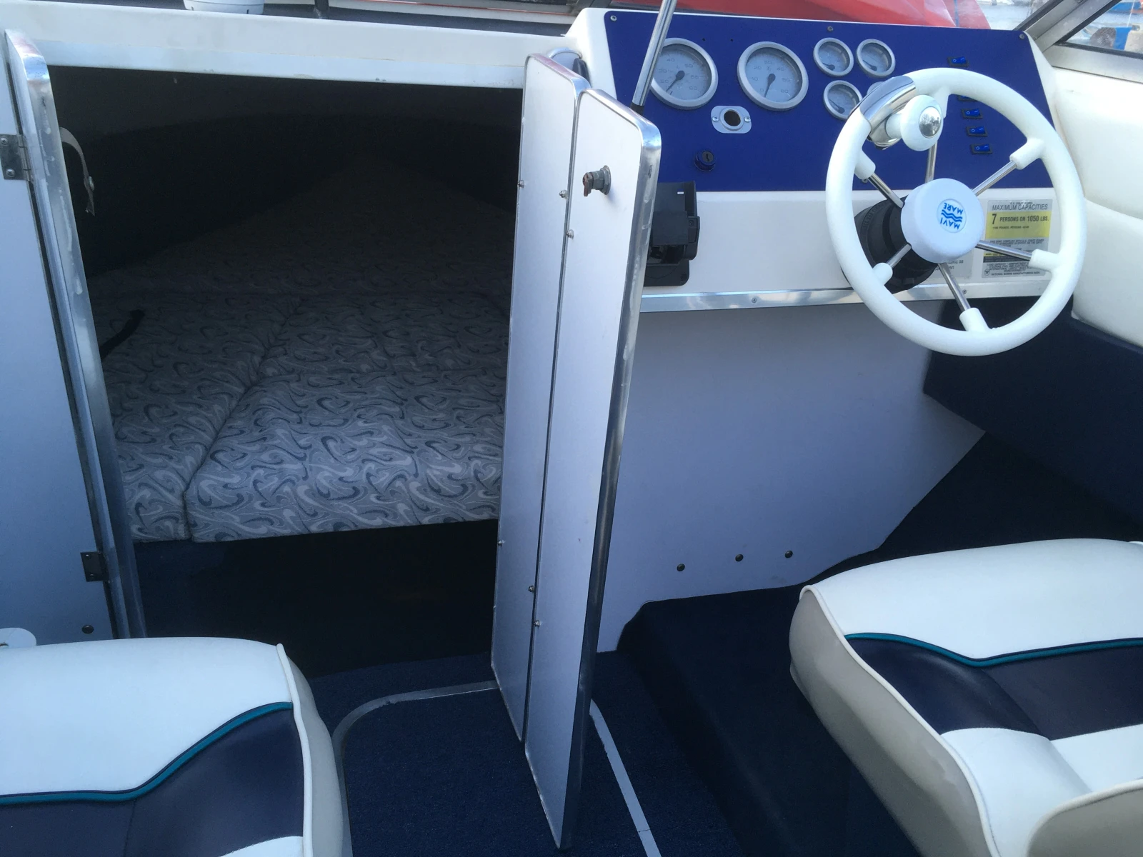 Моторна яхта Bayliner s - изображение 7