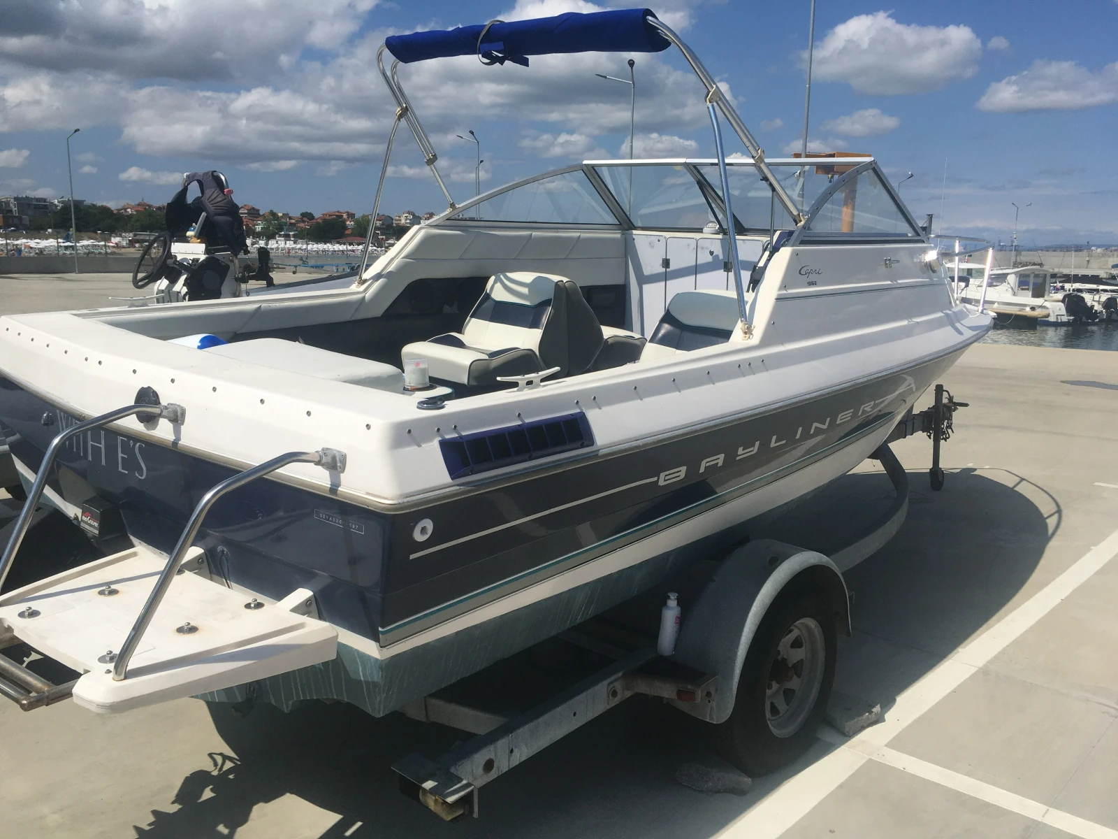 Моторна яхта Bayliner s - изображение 3