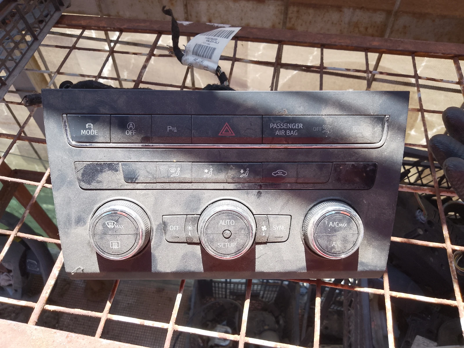 5F0907044D        | Mobile.bg   1