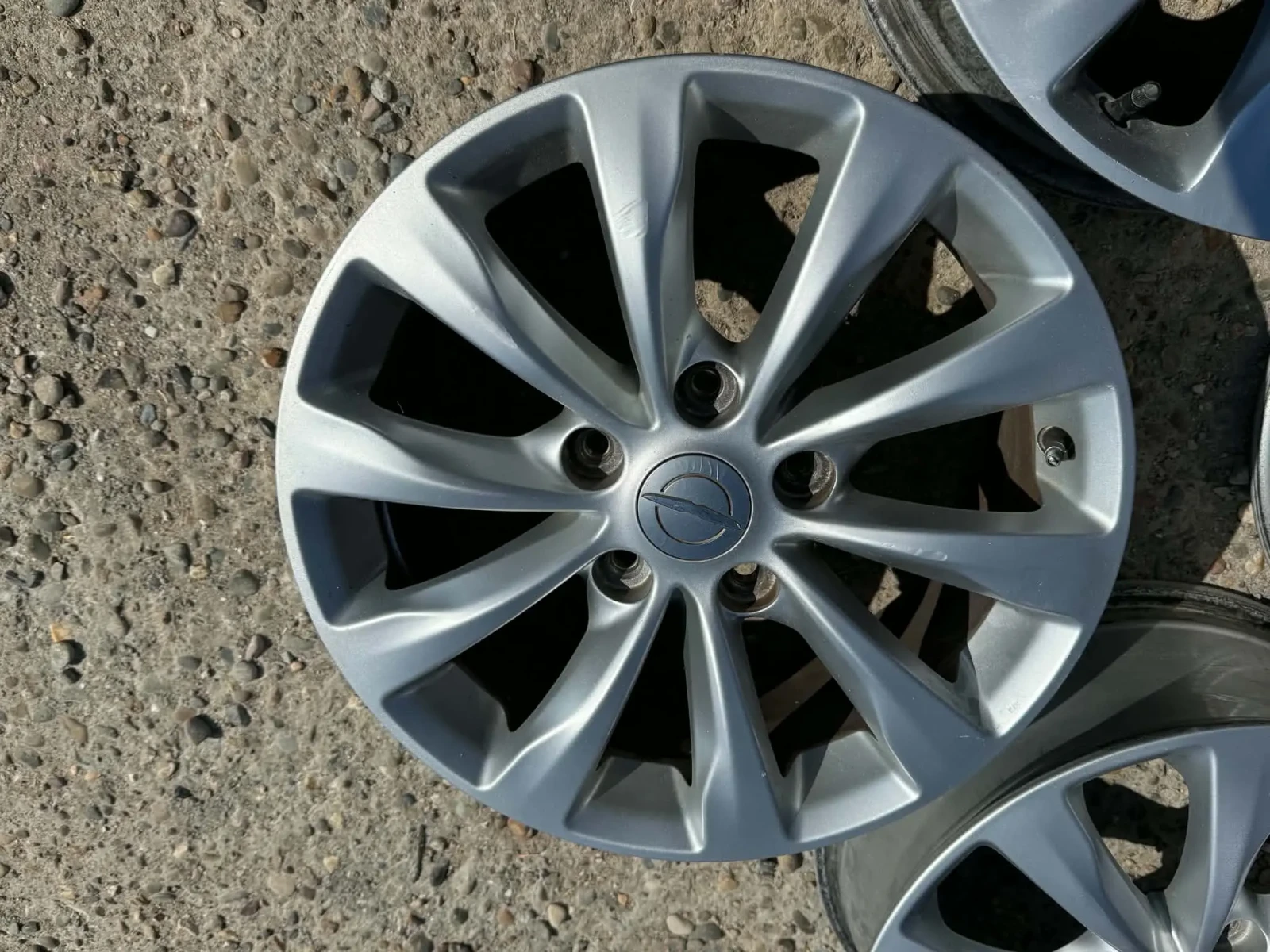 Джанти за Chrysler Pacifica, снимка 7 - Гуми и джанти - 56154159