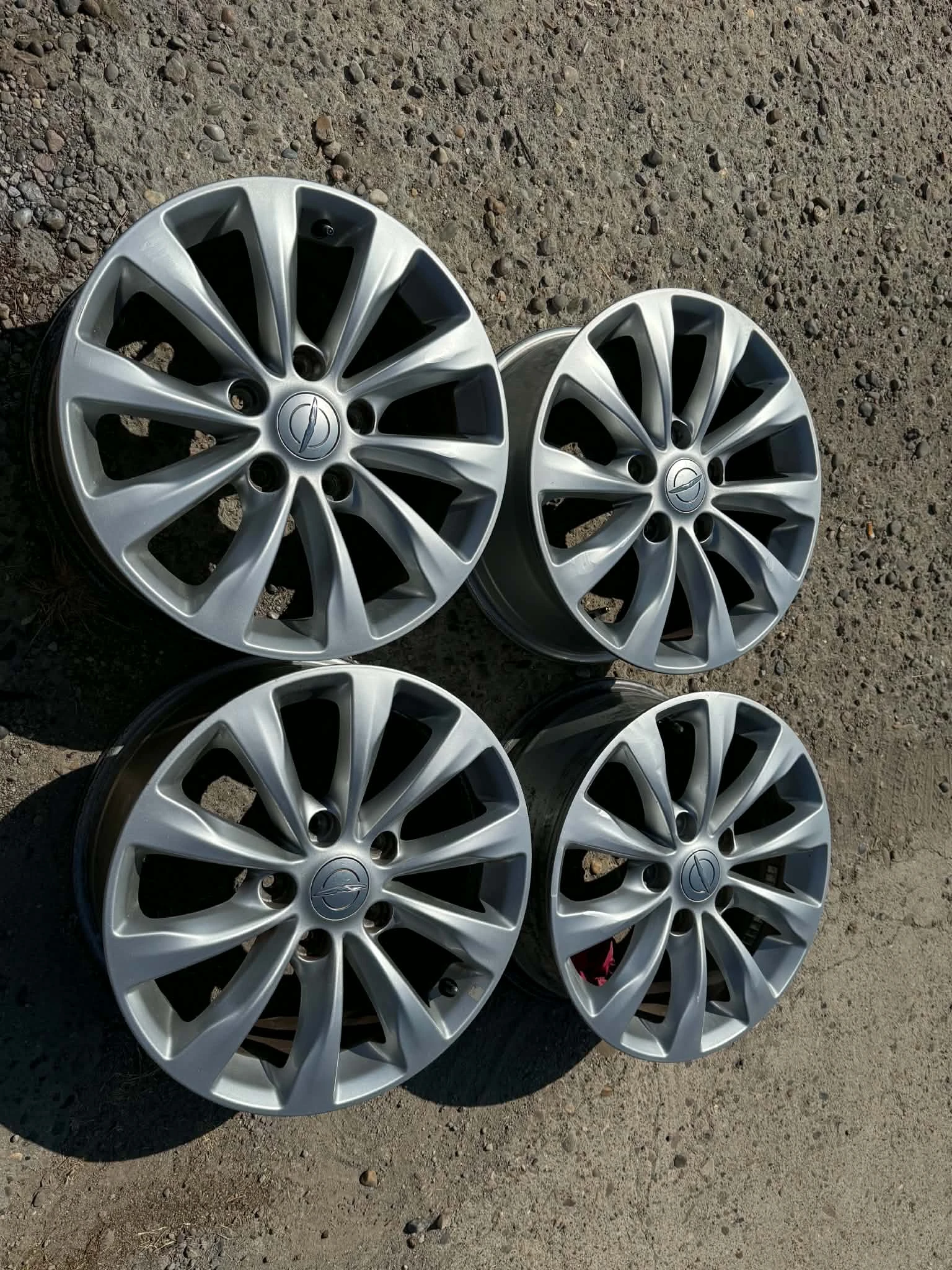 Джанти за Chrysler Pacifica, снимка 3 - Гуми и джанти - 56154159