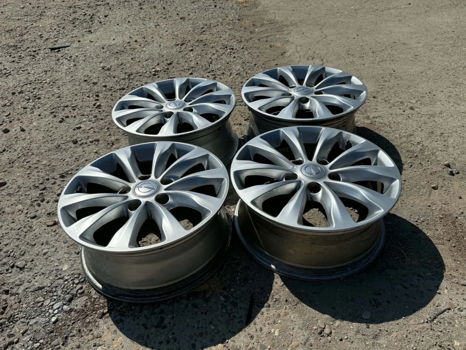 Джанти за Chrysler Pacifica, снимка 10 - Гуми и джанти - 56154159