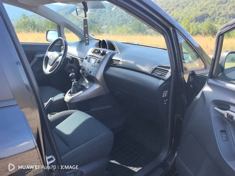 Toyota Verso 1.8, снимка 9 - Автомобили и джипове - 52646313