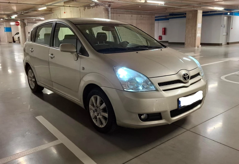 Toyota Corolla verso, снимка 5 - Автомобили и джипове - 53020959