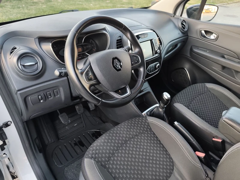 Renault Captur 1.5 dci 110кс. 6 ск., снимка 9 - Автомобили и джипове - 53090833