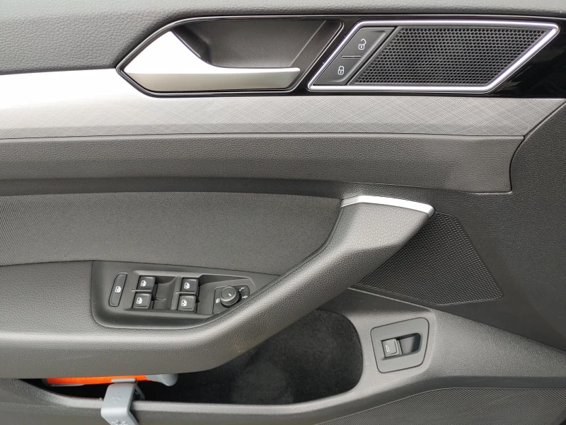 VW Passat 1.5tsi-Изключително запазен!, снимка 6 - Автомобили и джипове - 53524381